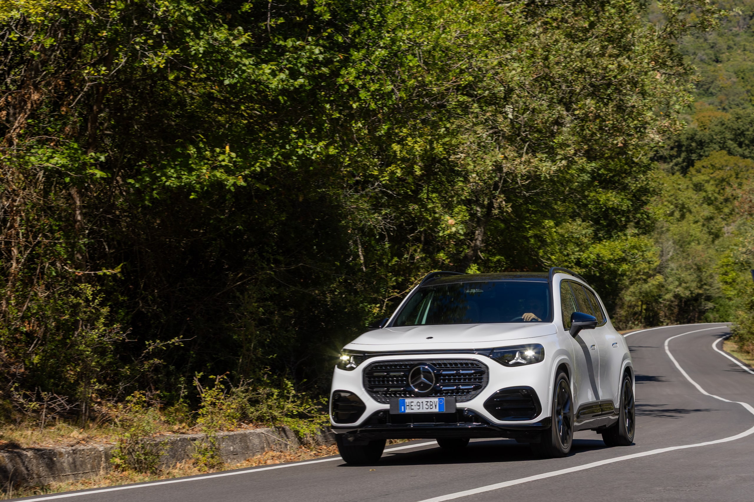 Mercedes-Benz GLB, tanto spazio e consumi bassi