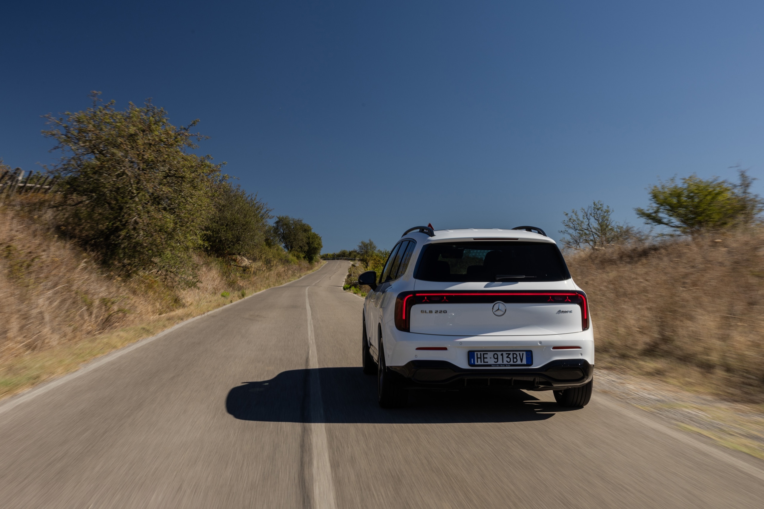 Mercedes-Benz GLB, tanto spazio e consumi bassi