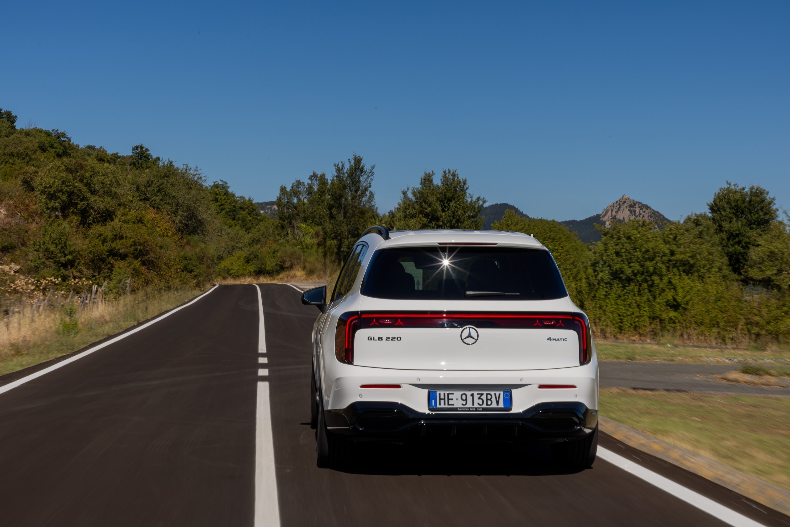 Mercedes-Benz GLB, tanto spazio e consumi bassi