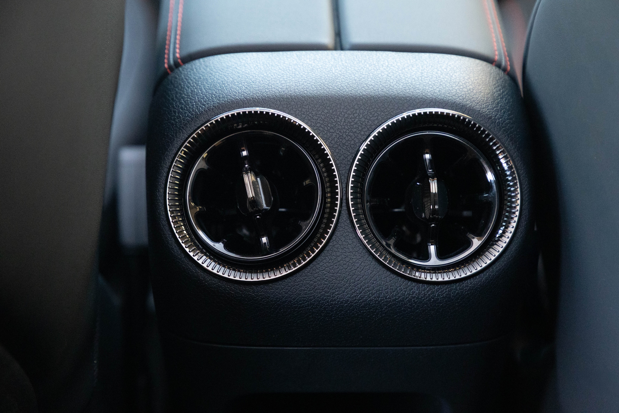 Mercedes-Benz GLB, tanto spazio e consumi bassi