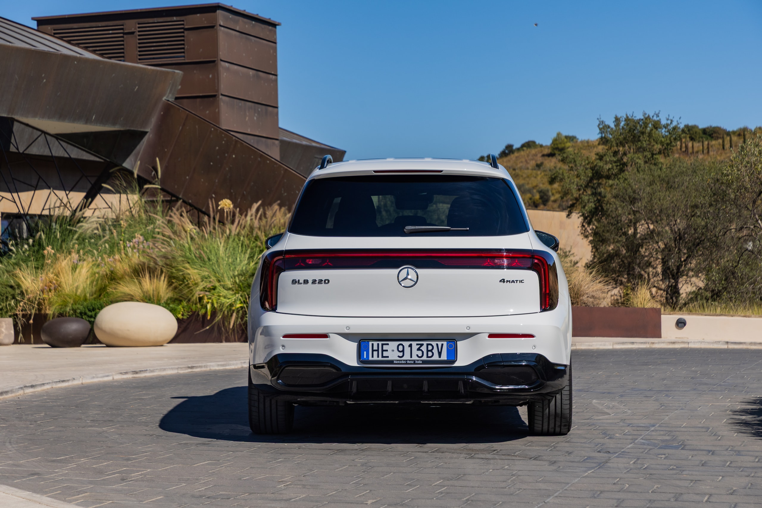 Mercedes-Benz GLB, tanto spazio e consumi bassi