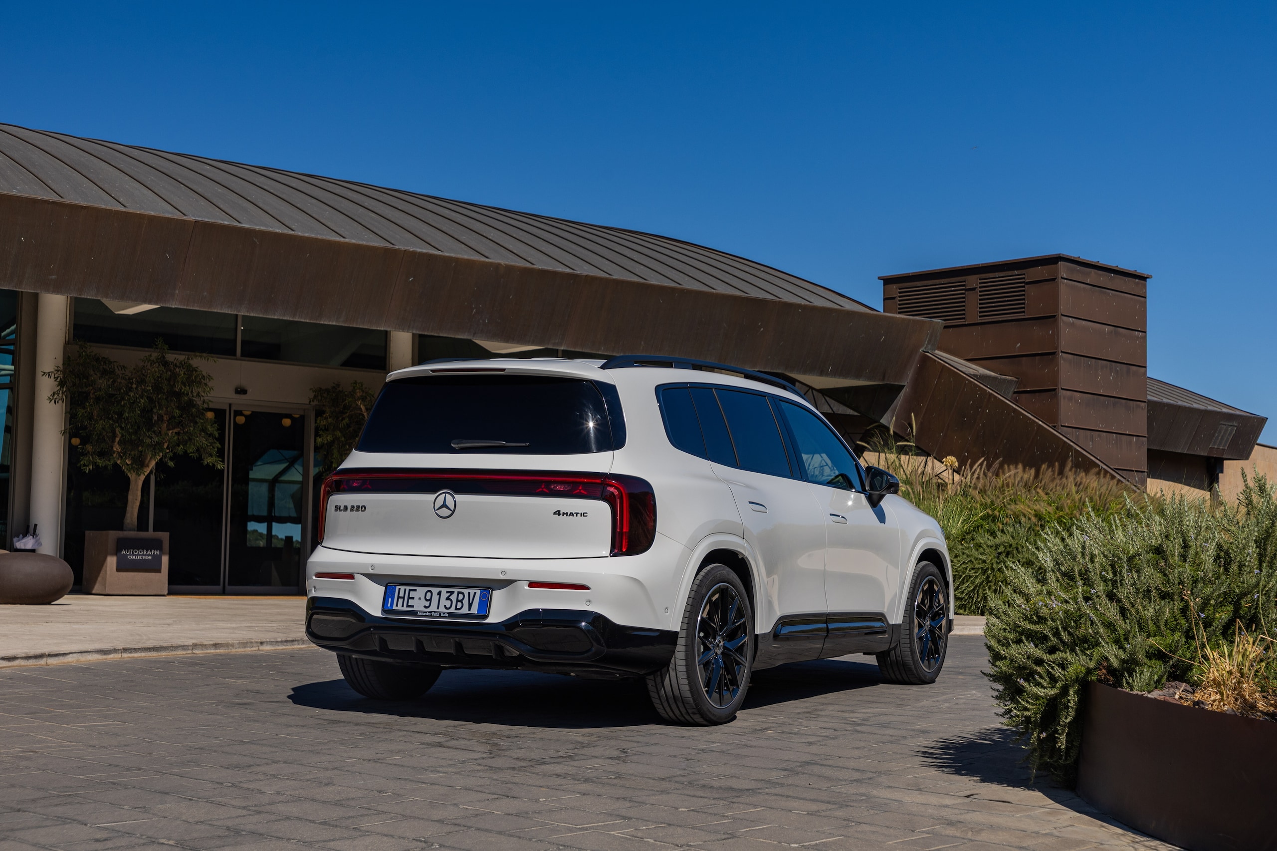 Mercedes-Benz GLB, tanto spazio e consumi bassi