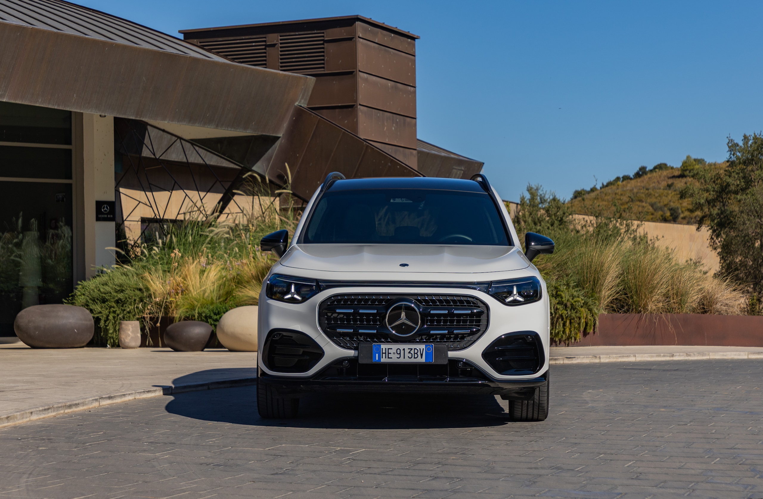 Mercedes-Benz GLB, tanto spazio e consumi bassi