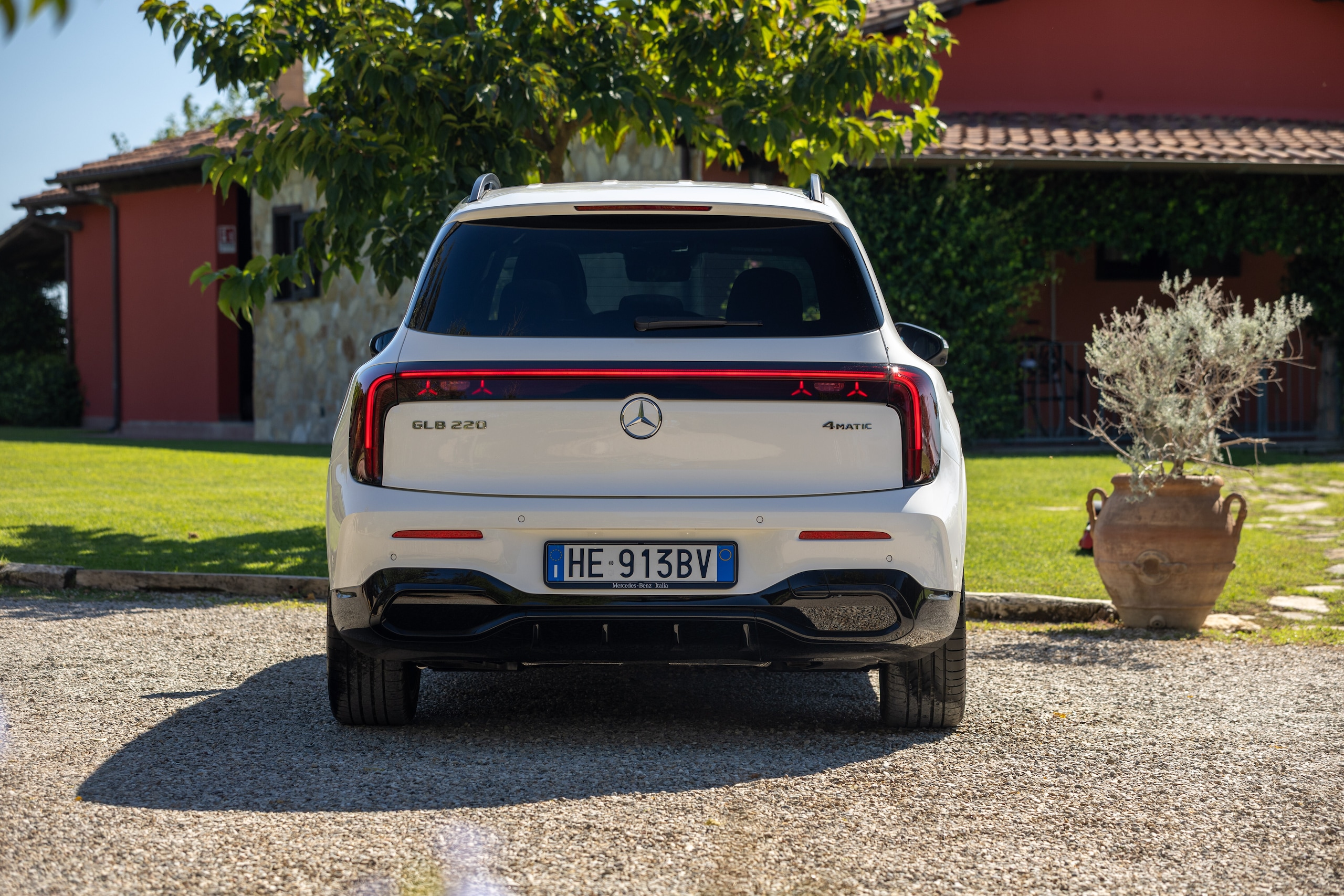 Mercedes-Benz GLB, tanto spazio e consumi bassi