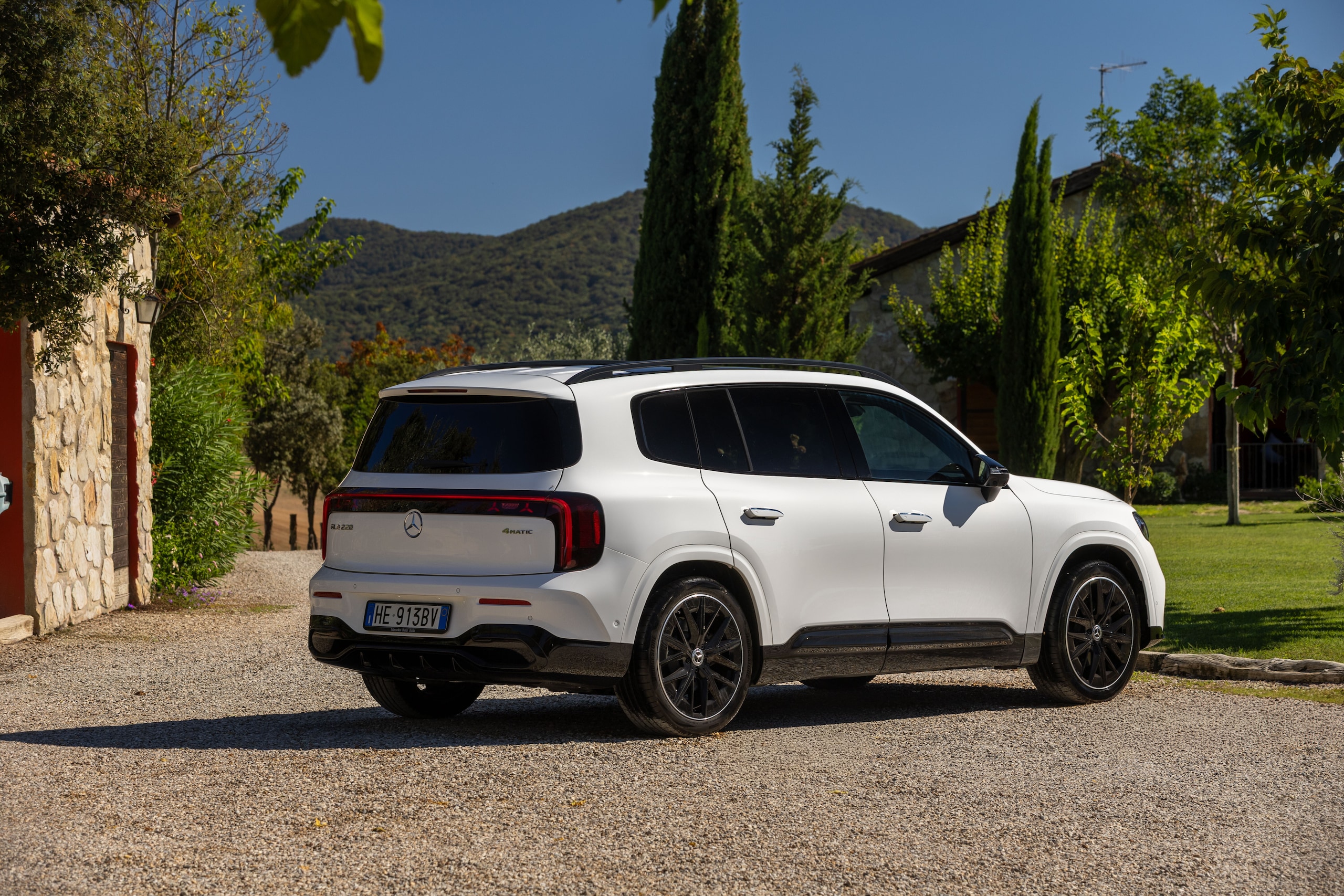 Mercedes-Benz GLB, tanto spazio e consumi bassi