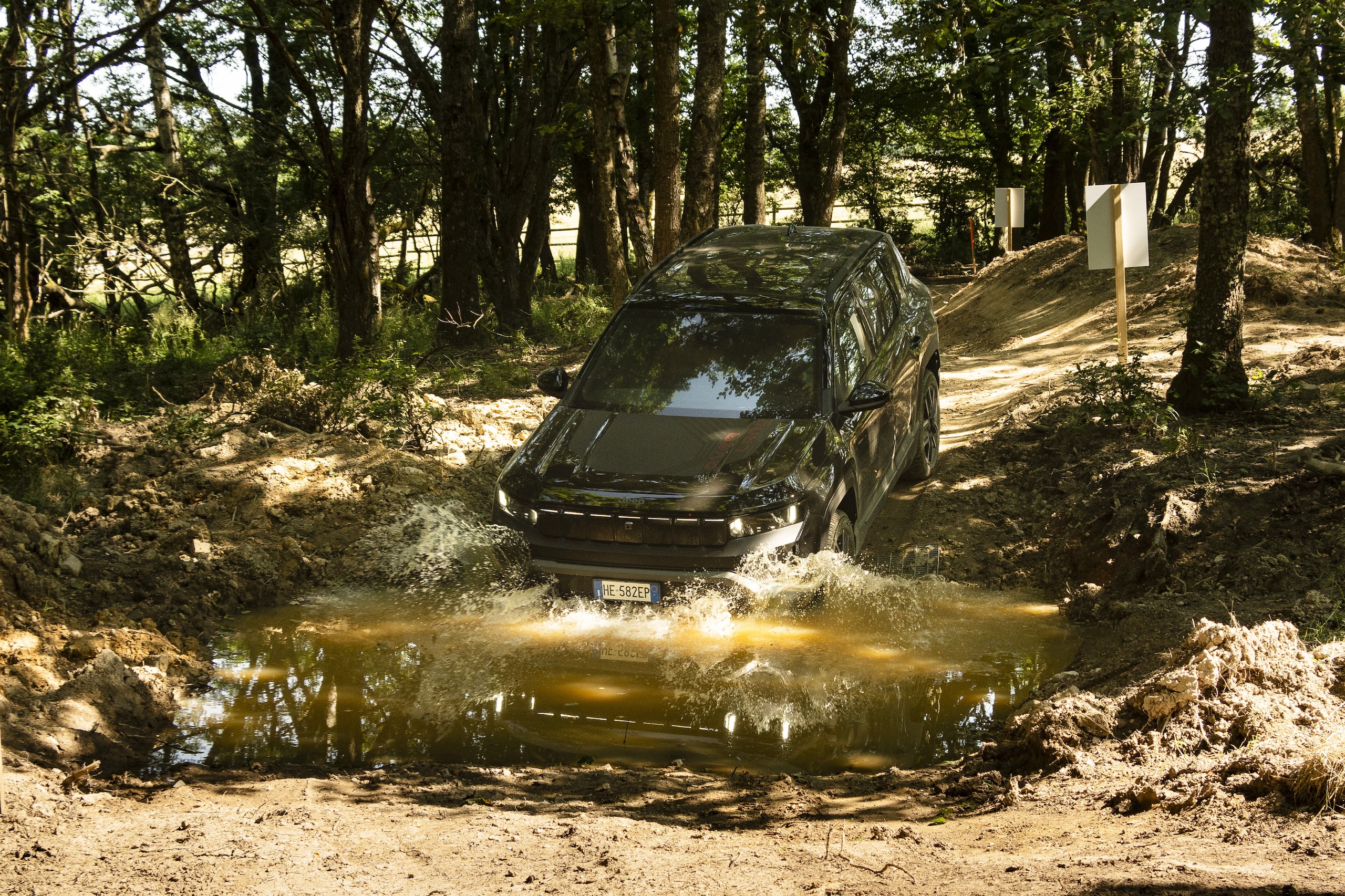 Nuova Jeep Compass, l'avventura diventa 100% elettrica