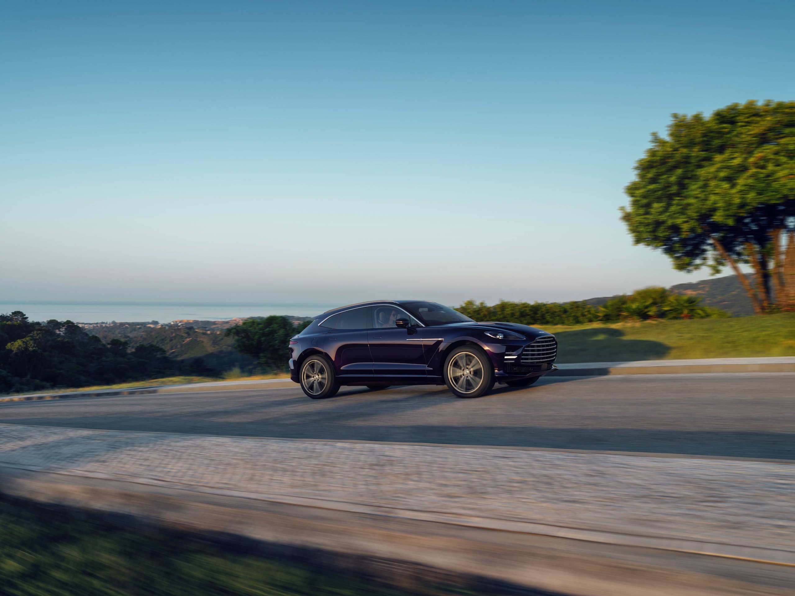 Aston Martin DBX GT, il lusso per passare inosservati