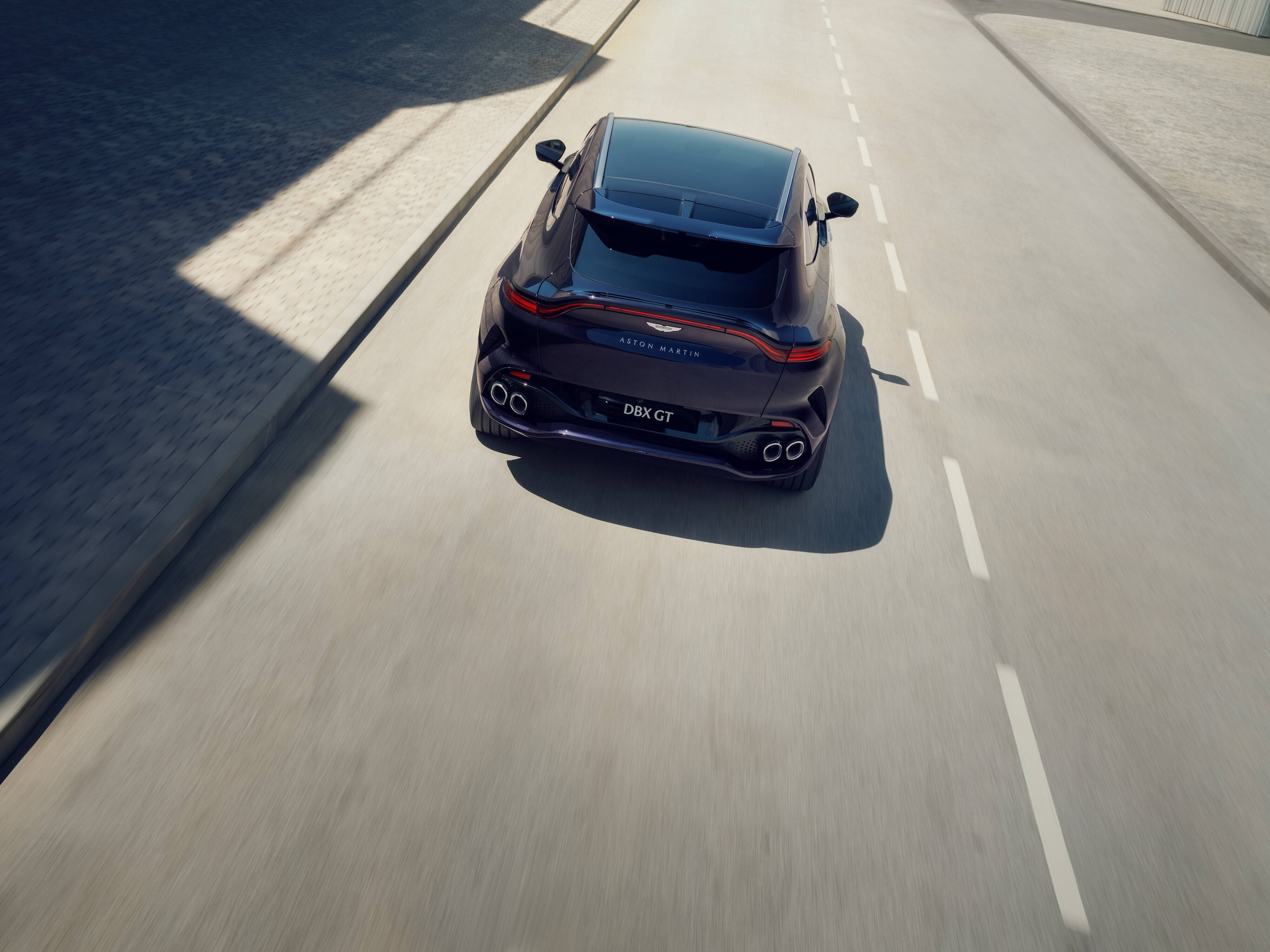 Aston Martin DBX GT, il lusso per passare inosservati