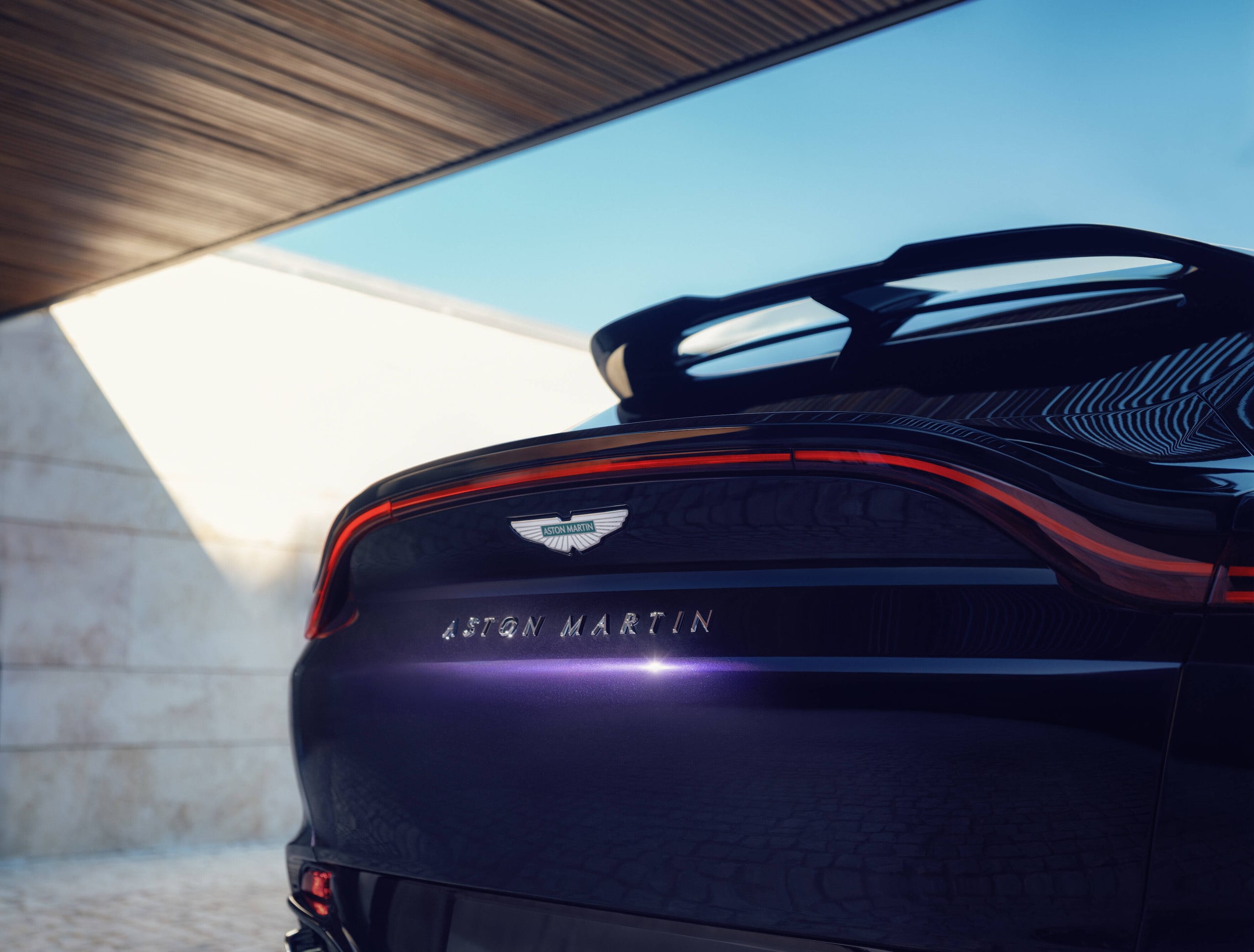 Aston Martin DBX GT, il lusso per passare inosservati
