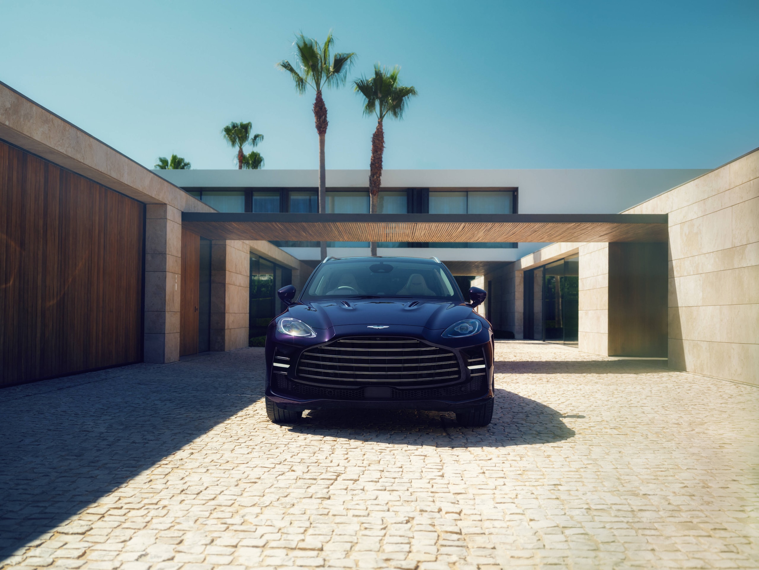 Aston Martin DBX GT, il lusso per passare inosservati