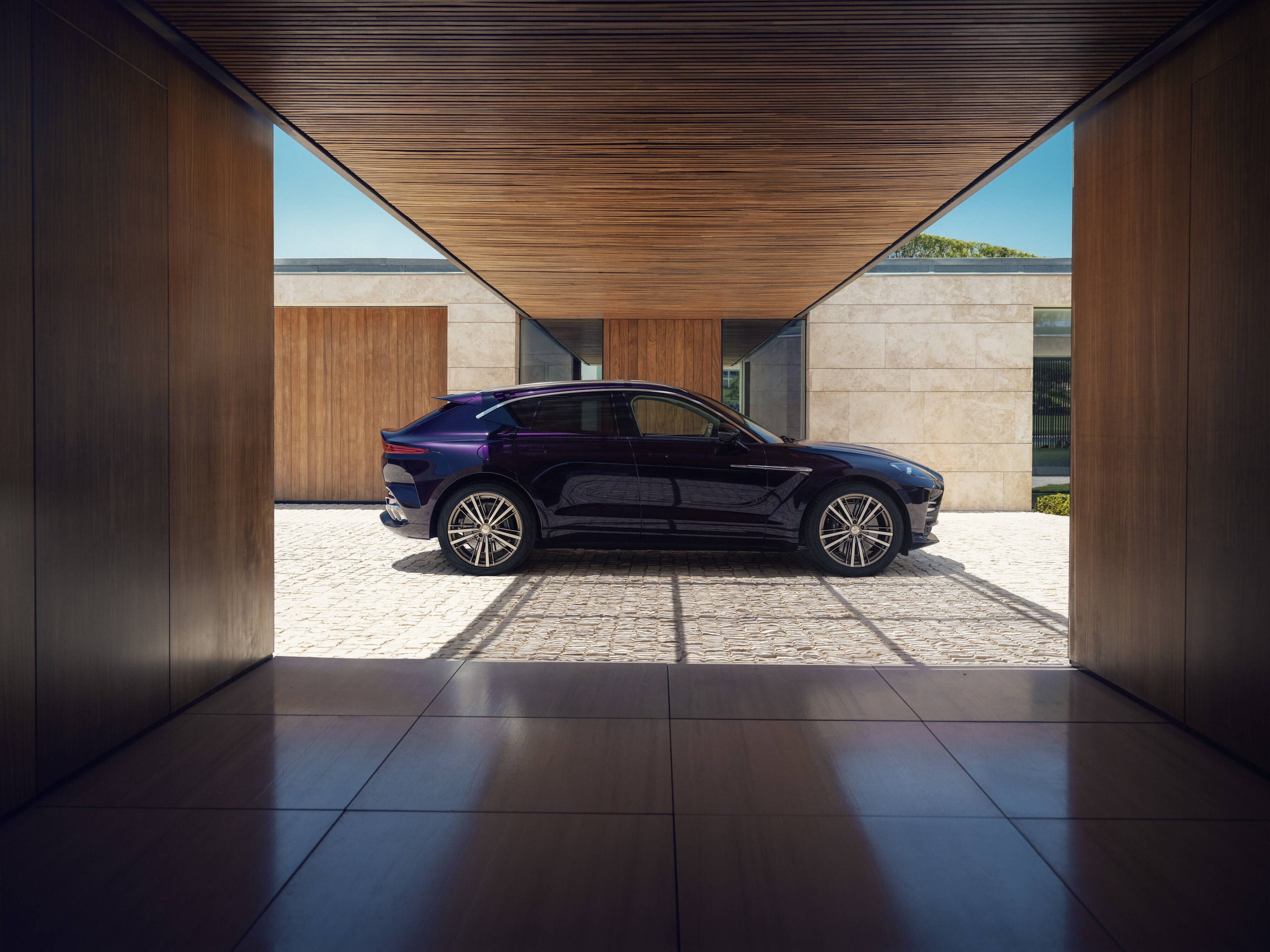 Aston Martin DBX GT, il lusso per passare inosservati