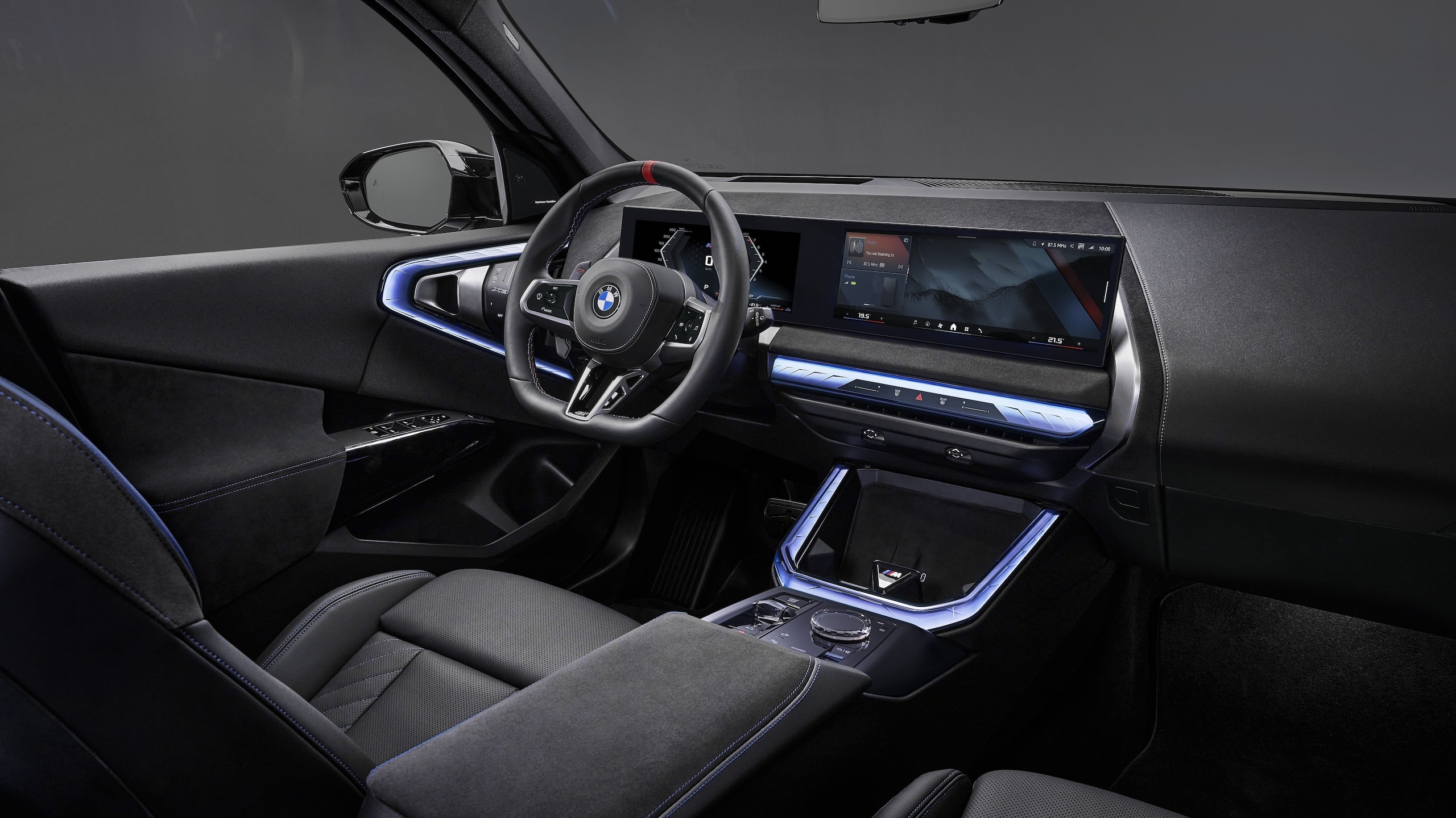 BMW X3 M50 xDrive, più cavalli e nuovo Black Package