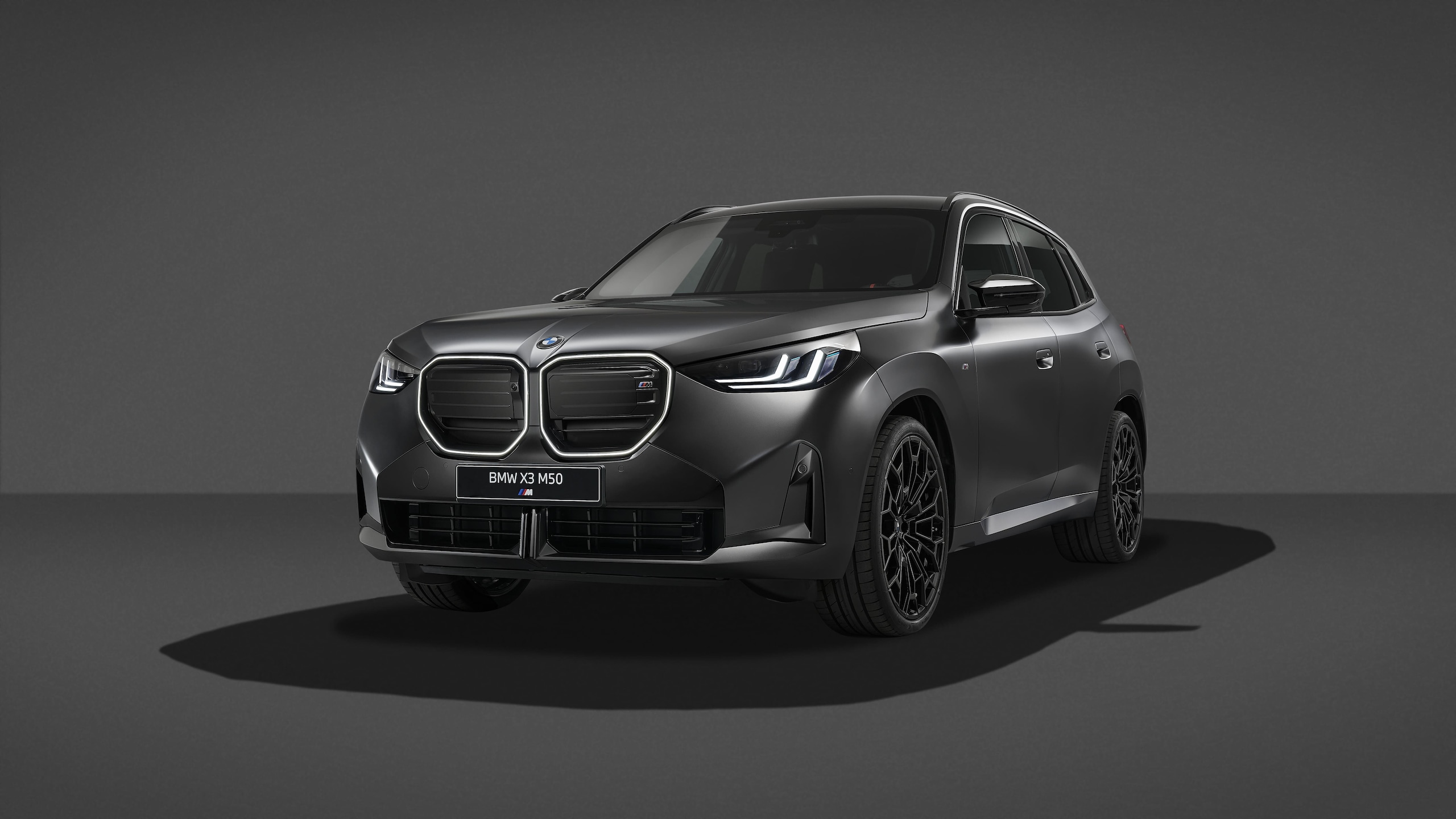 BMW X3 M50 xDrive, più cavalli e nuovo Black Package