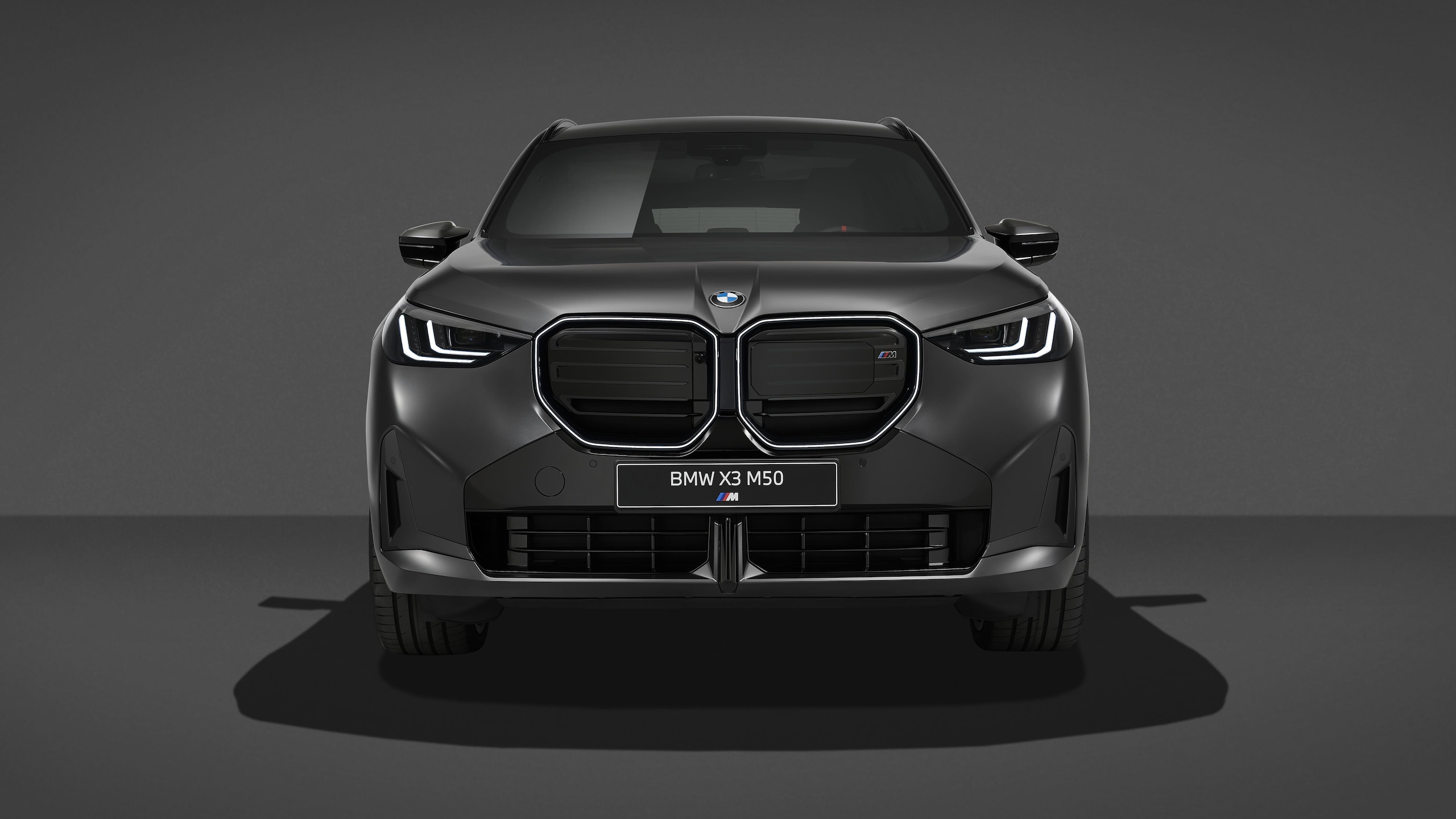 BMW X3 M50 xDrive, più cavalli e nuovo Black Package