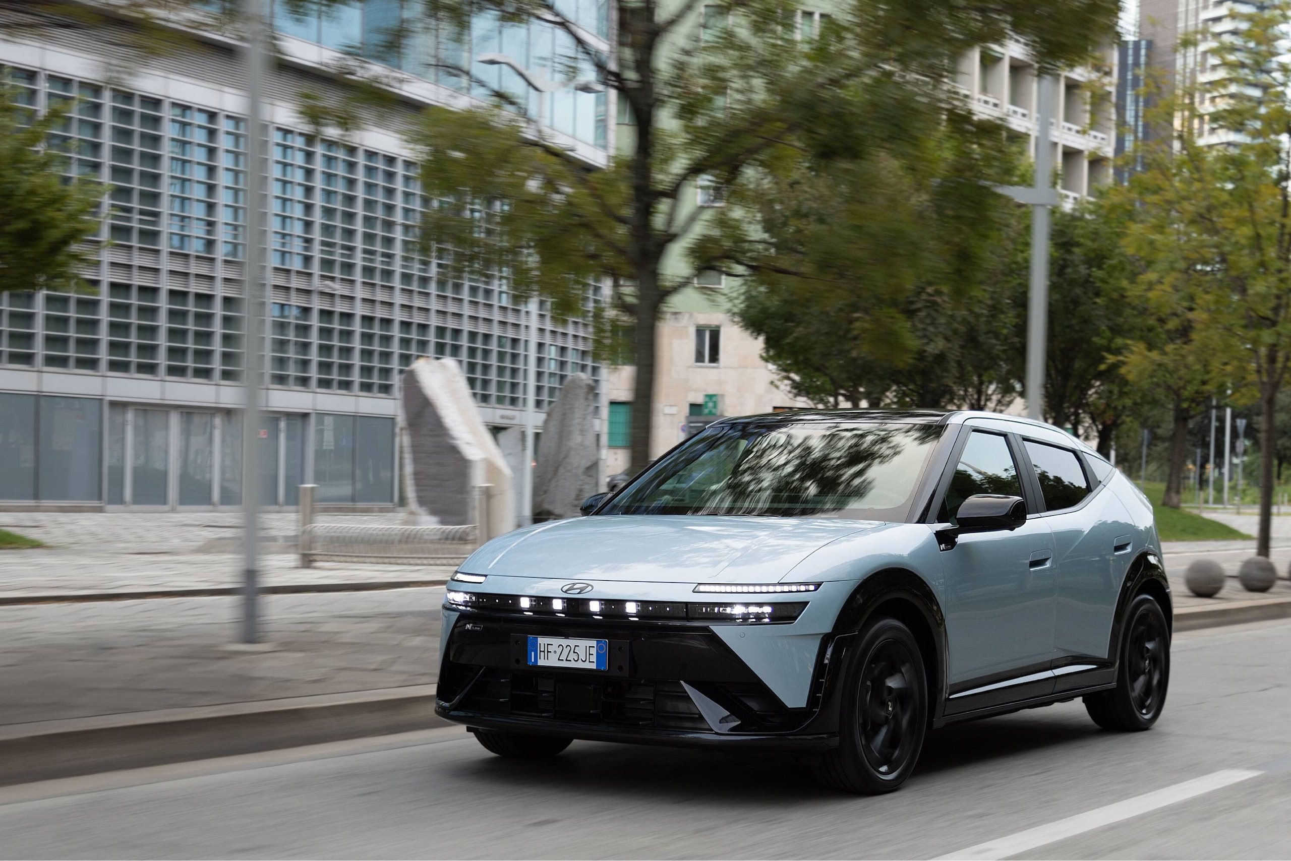 Hyundai IONIQ 3, una scossa di carattere