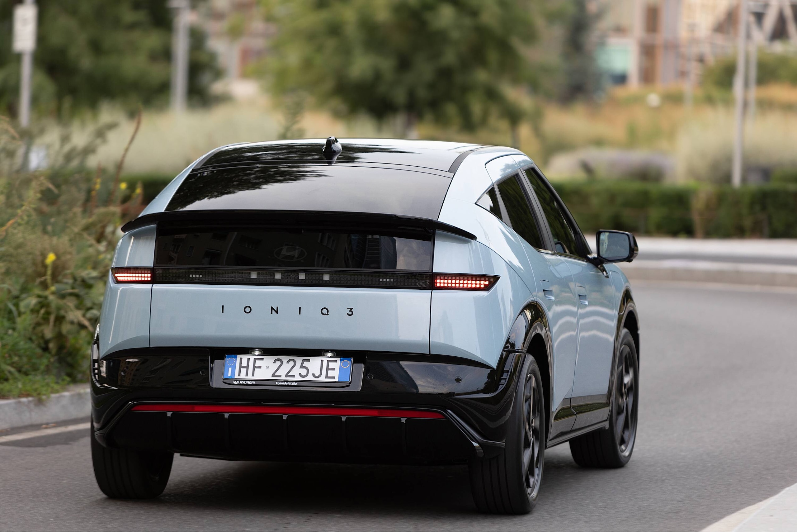 Hyundai IONIQ 3, una scossa di carattere