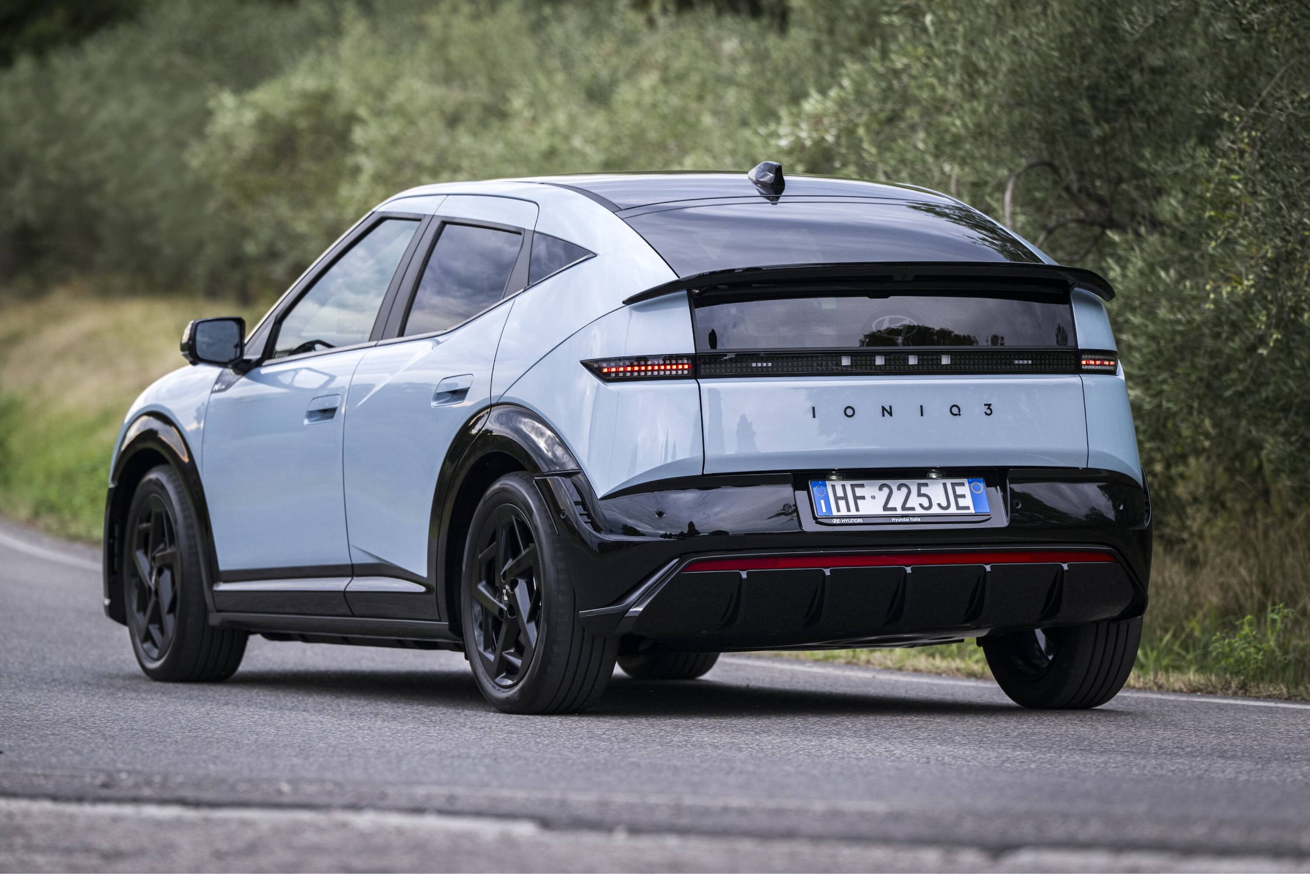 Hyundai IONIQ 3, una scossa di carattere