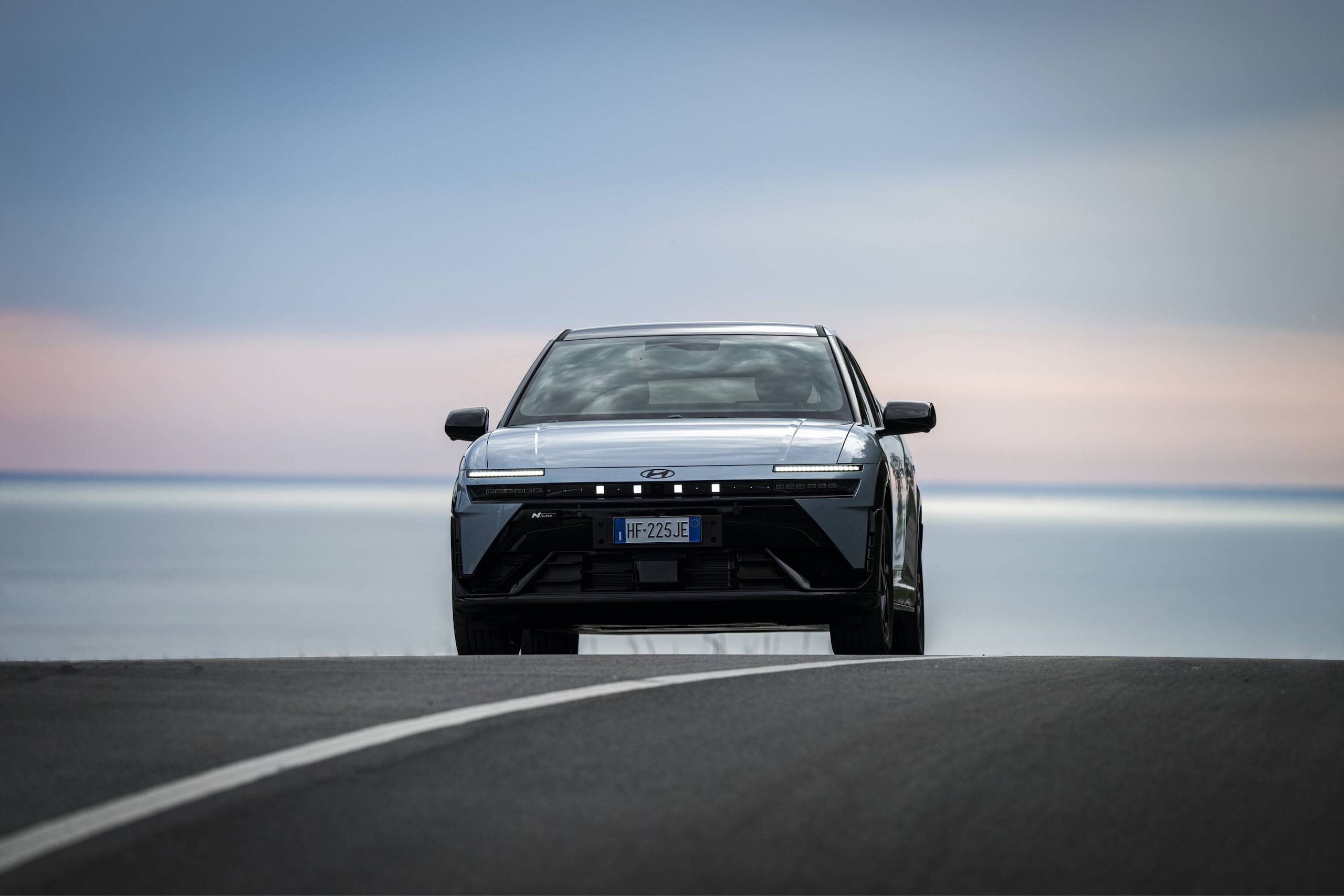Hyundai IONIQ 3, una scossa di carattere