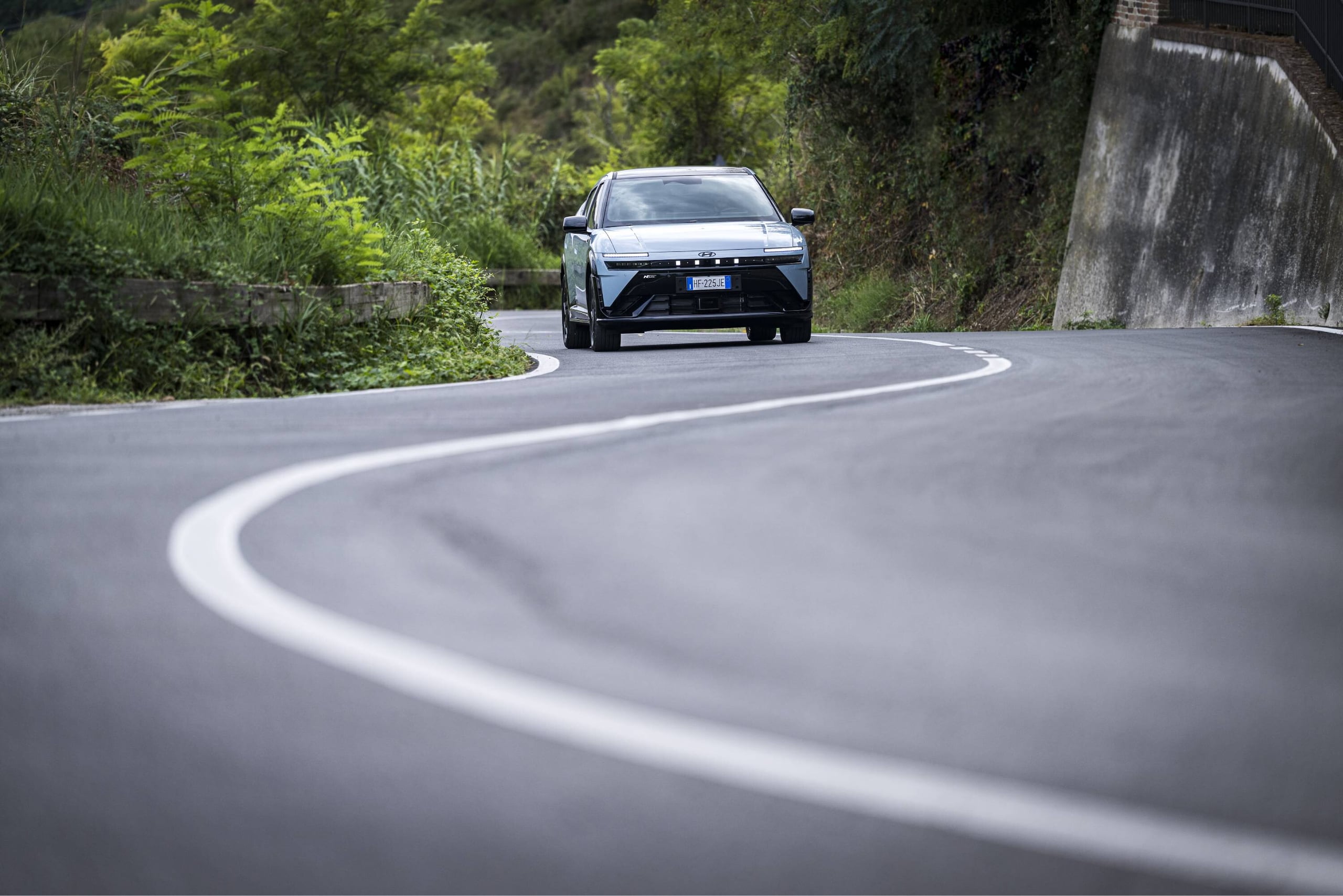 Hyundai IONIQ 3, una scossa di carattere