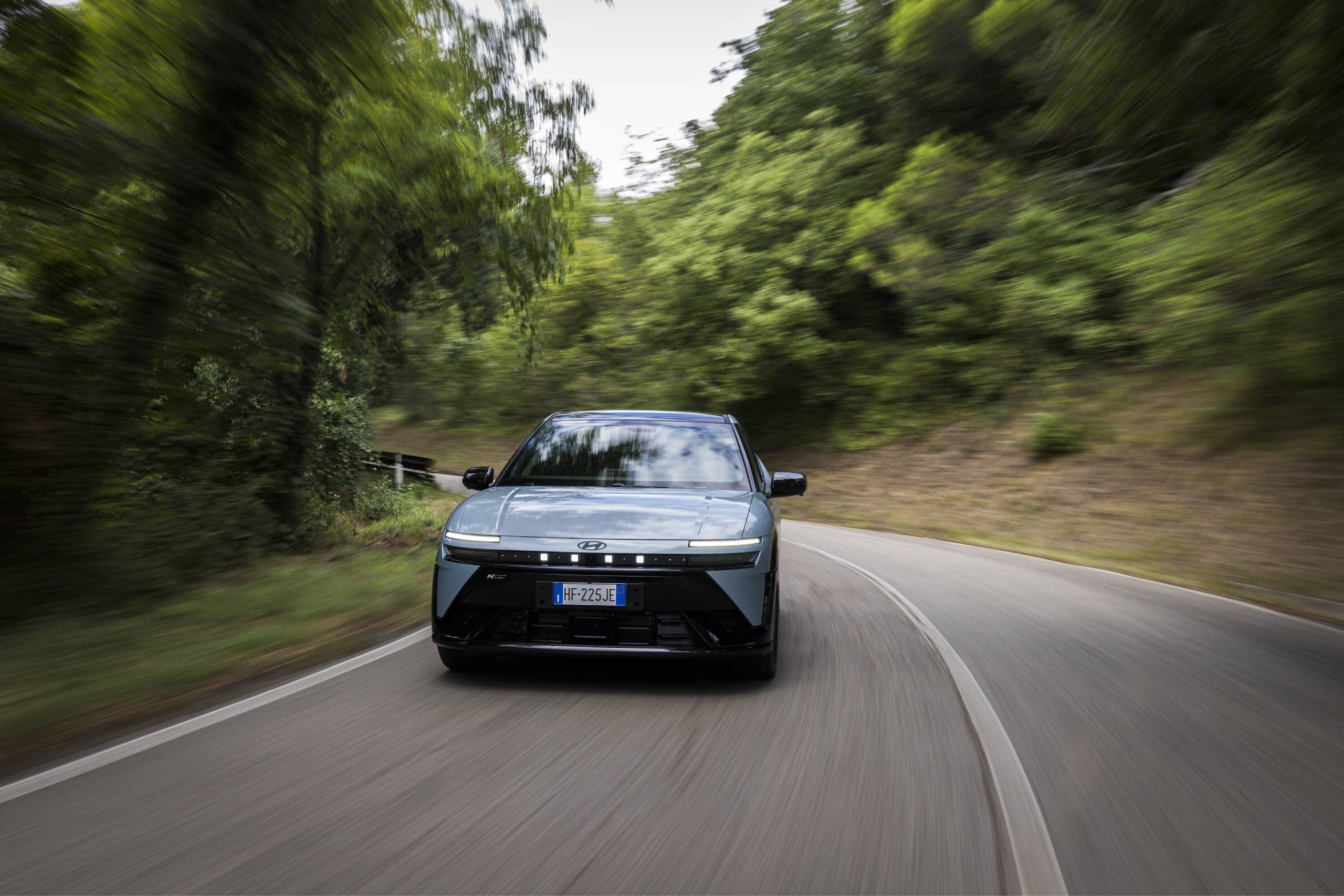 Hyundai IONIQ 3, una scossa di carattere