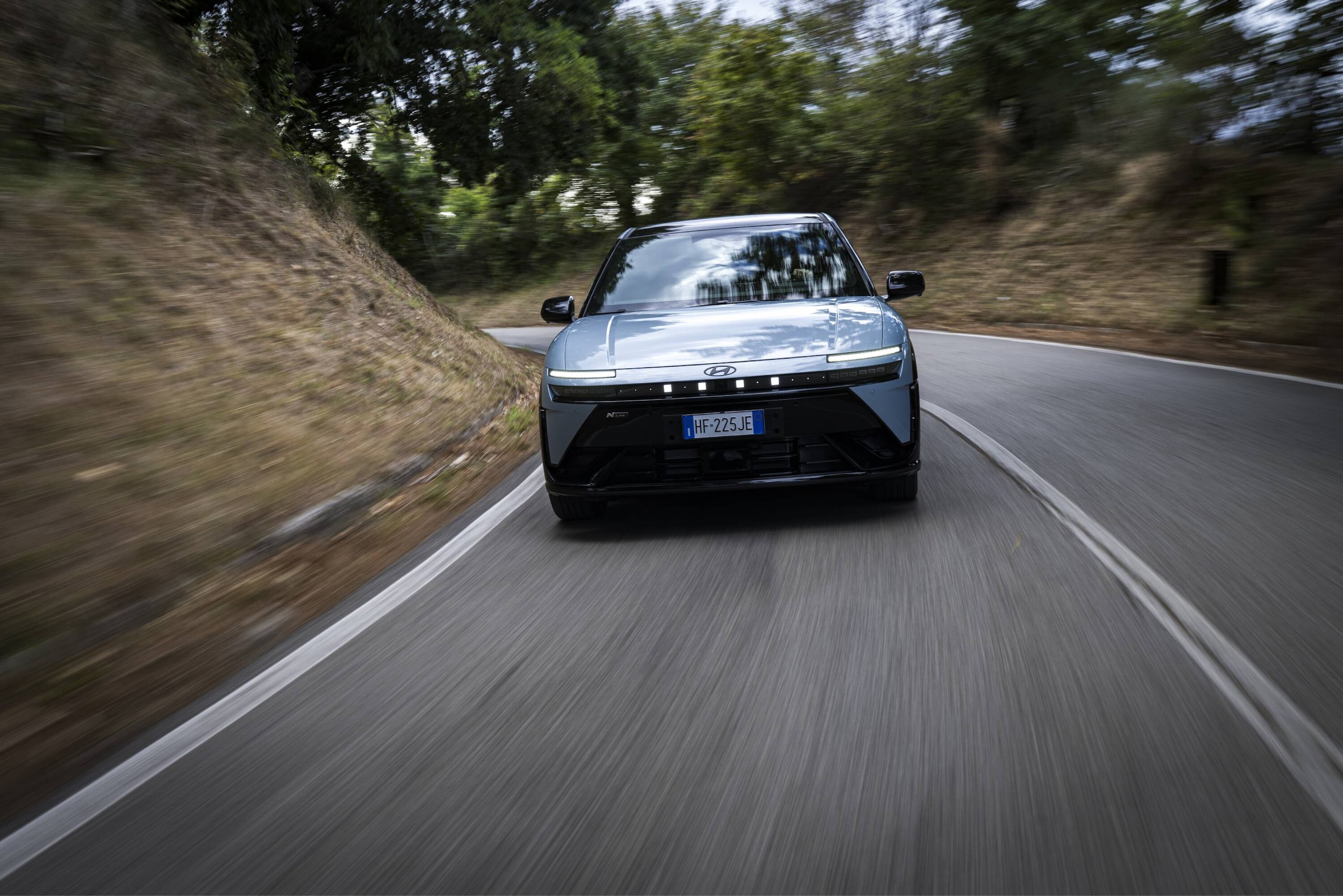 Hyundai IONIQ 3, una scossa di carattere
