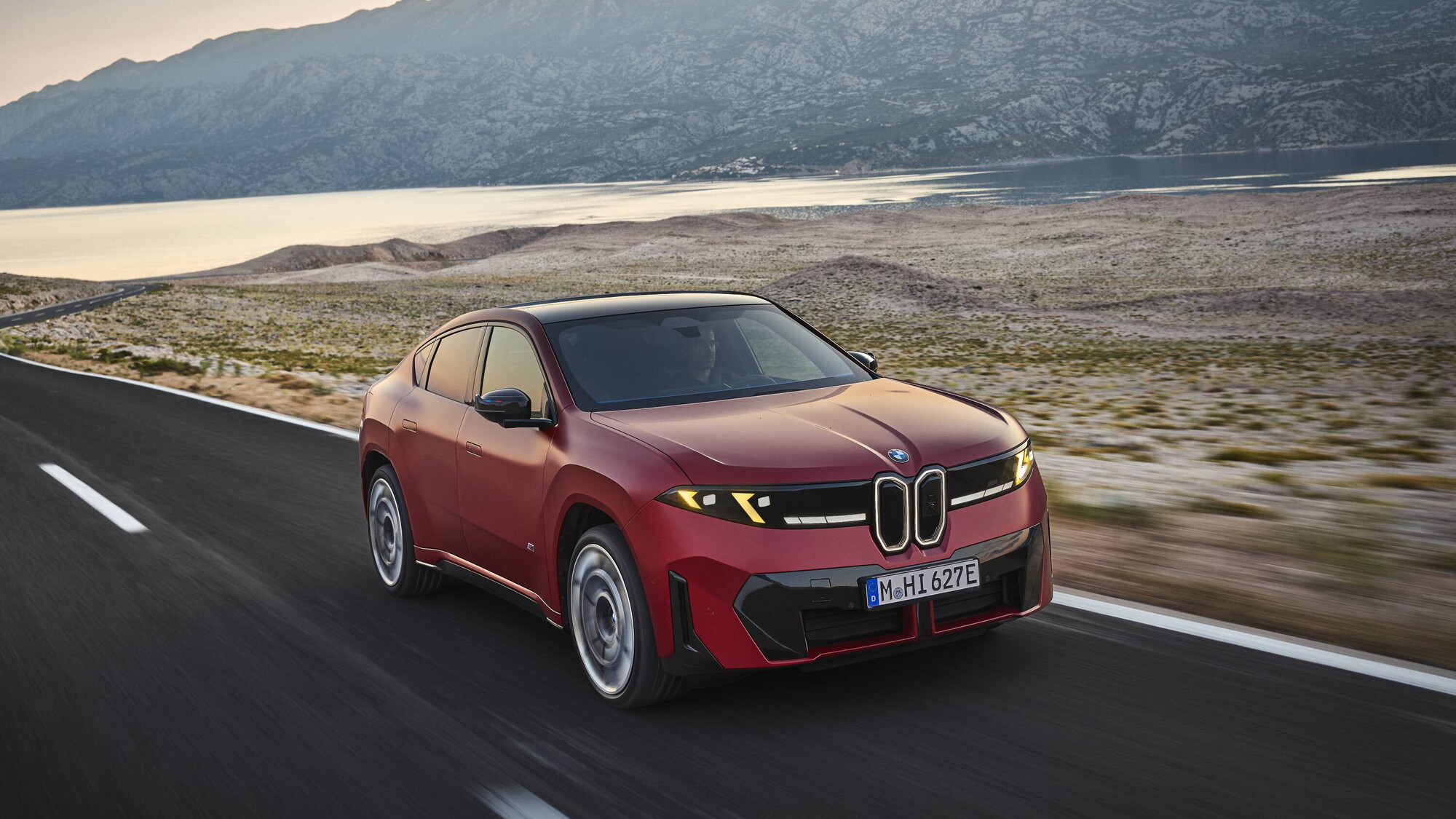 BMW iX4, arriva il SUV coupé della Neue Klasse