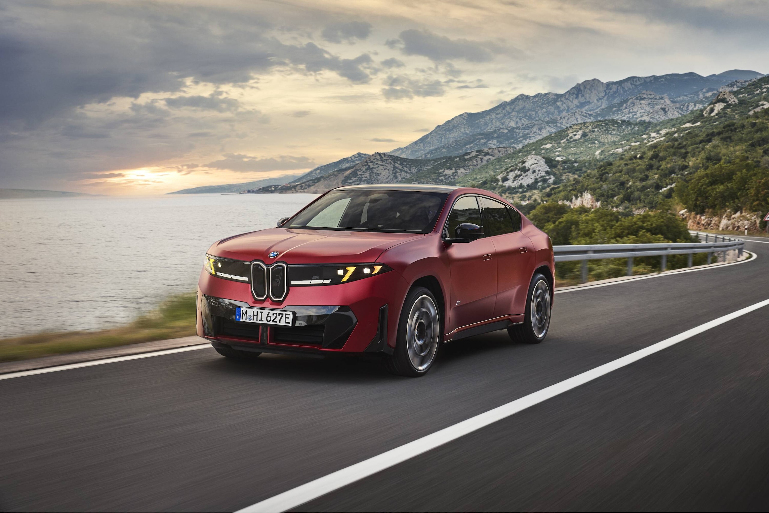 BMW iX4, Neue Klasse in stile Suv coupé