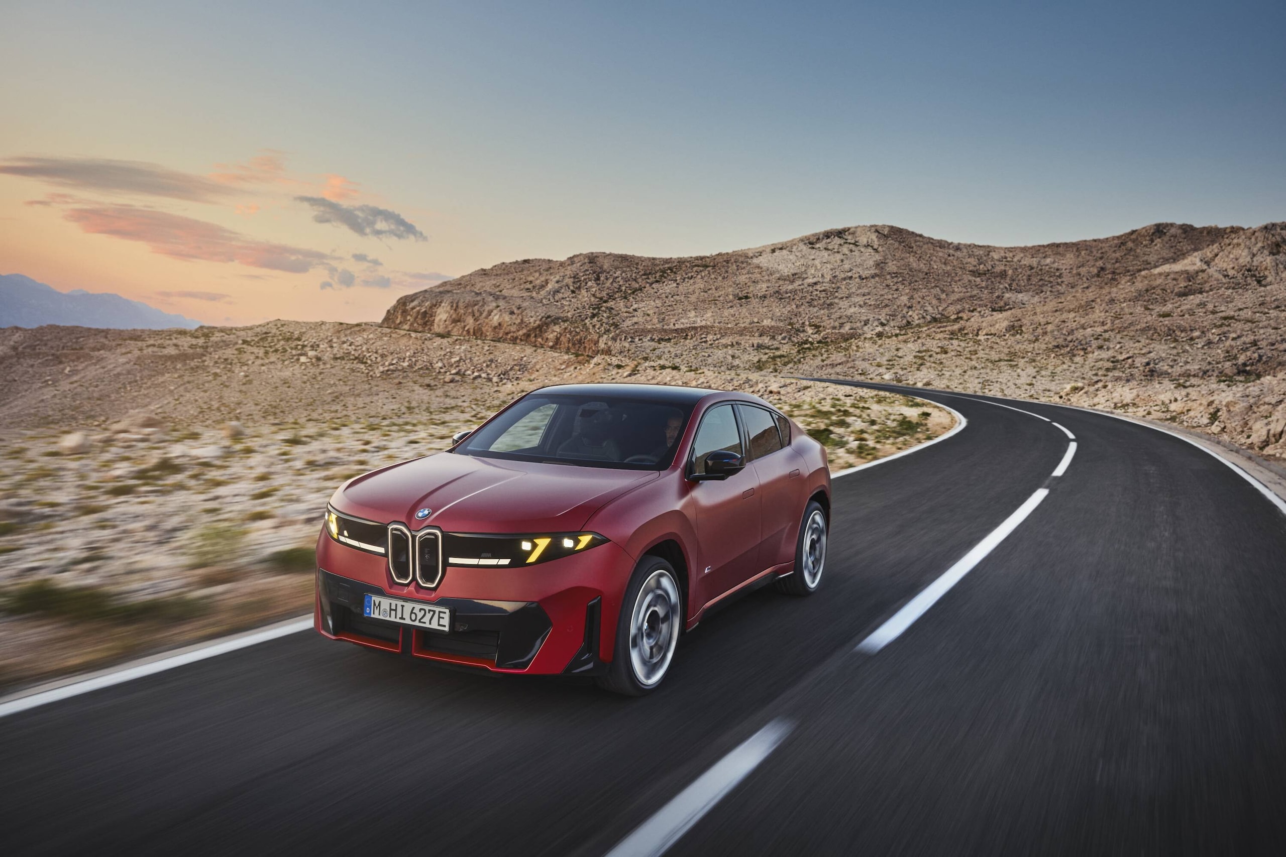 BMW iX4, Neue Klasse in stile Suv coupé