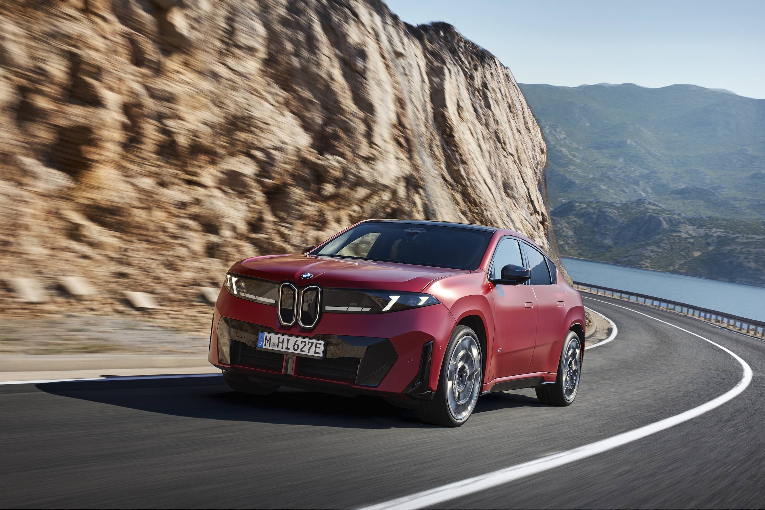BMW iX4, Neue Klasse in stile Suv coupé