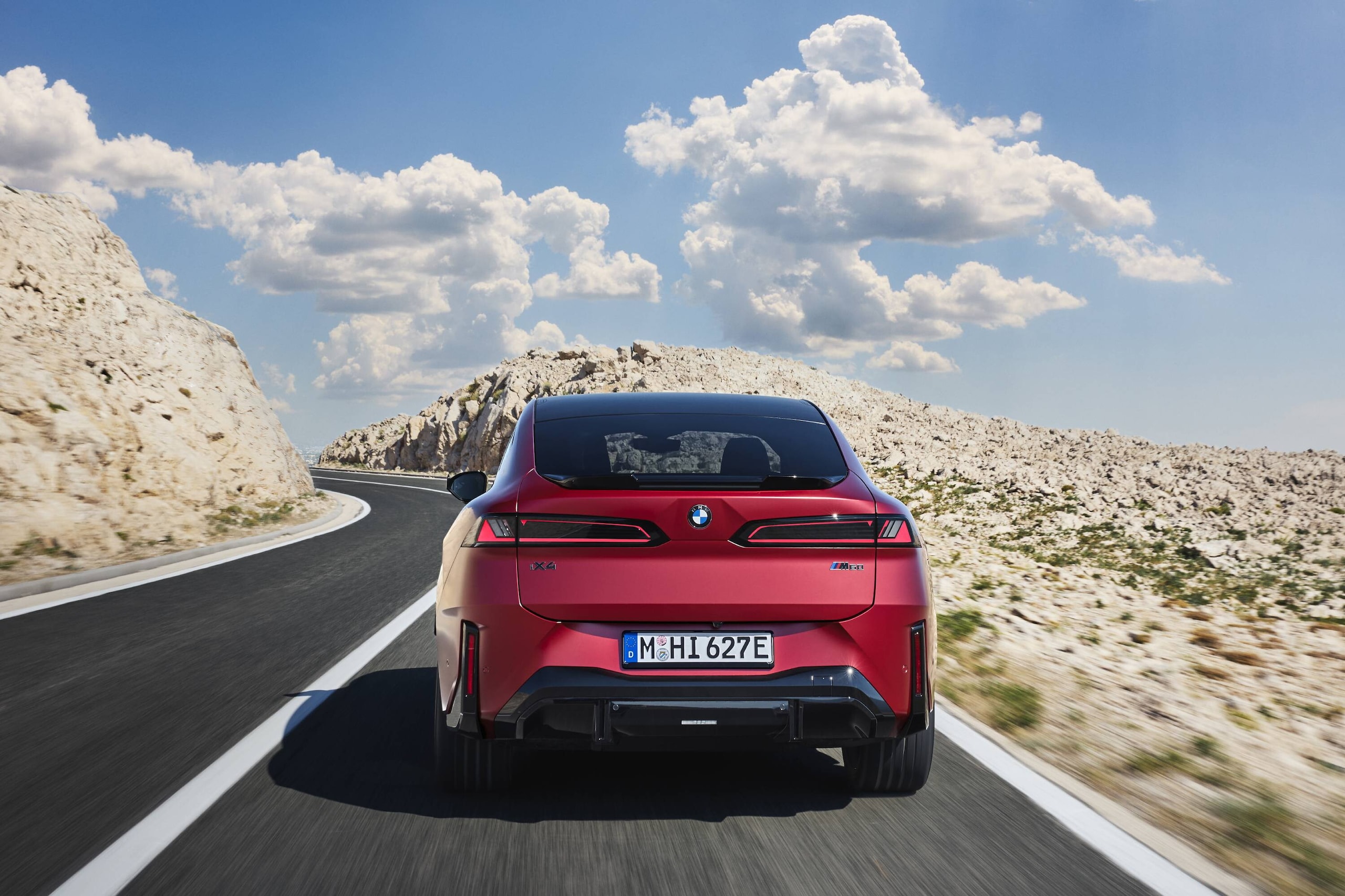 BMW iX4, Neue Klasse in stile Suv coupé