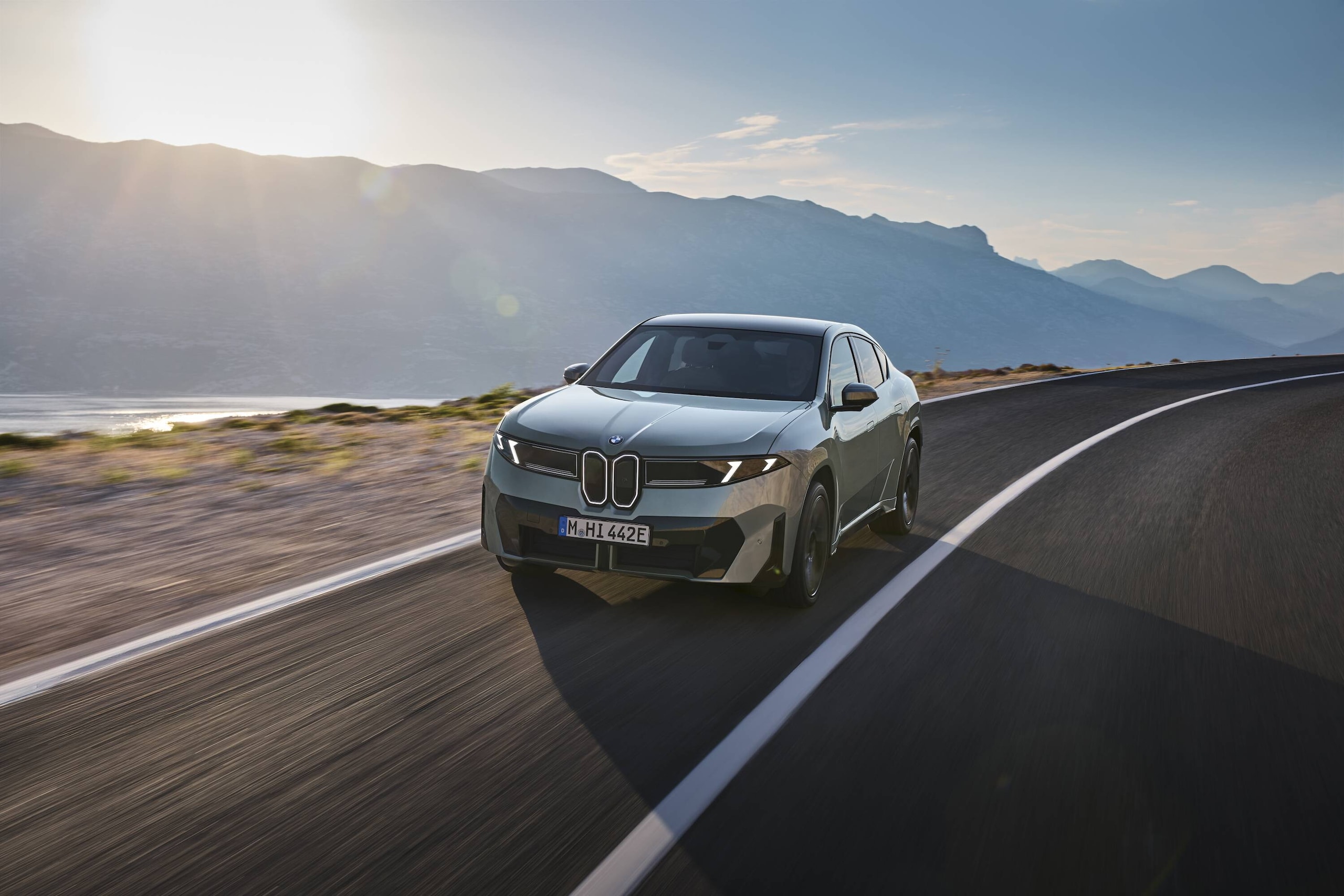 BMW iX4, Neue Klasse in stile Suv coupé
