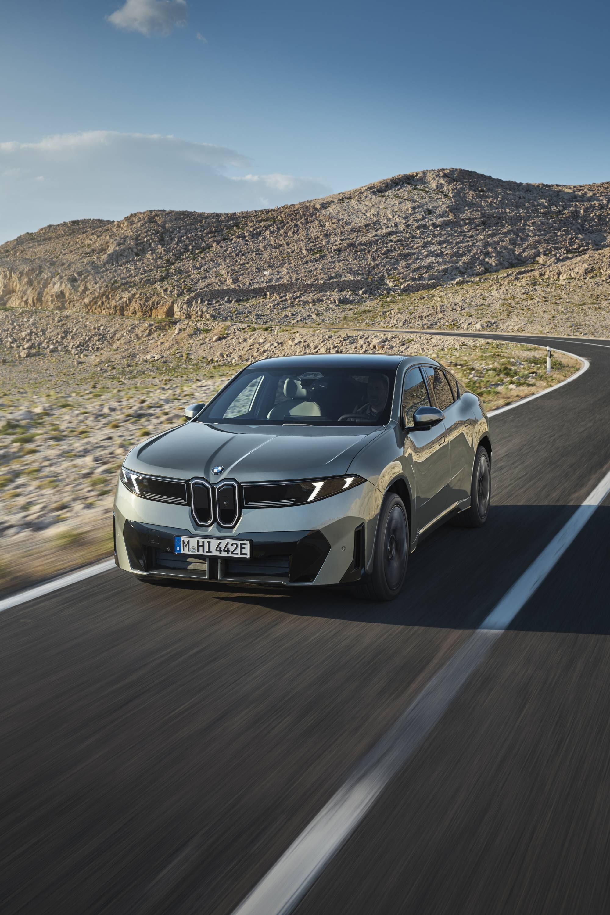 BMW iX4, Neue Klasse in stile Suv coupé
