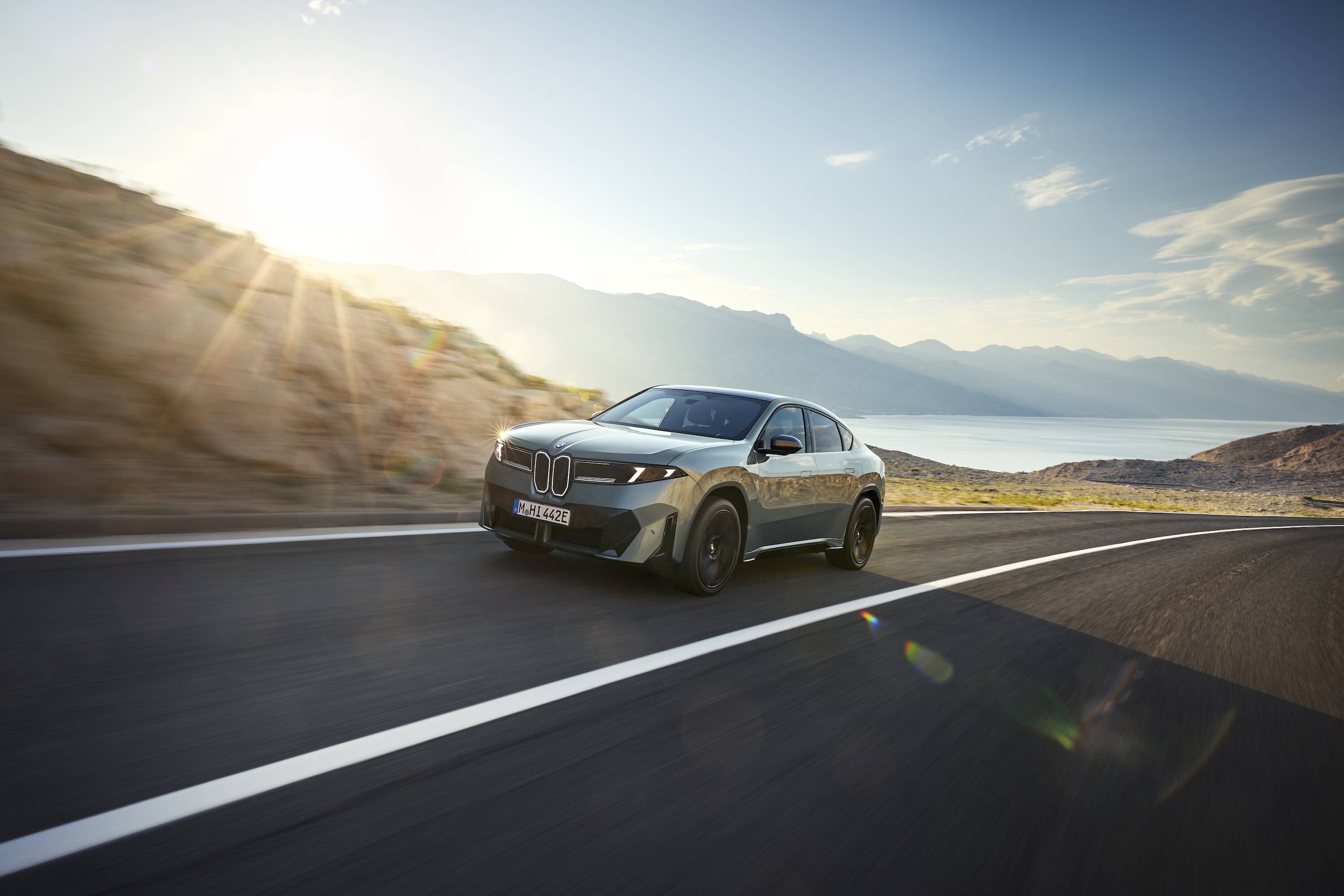 BMW iX4, Neue Klasse in stile Suv coupé