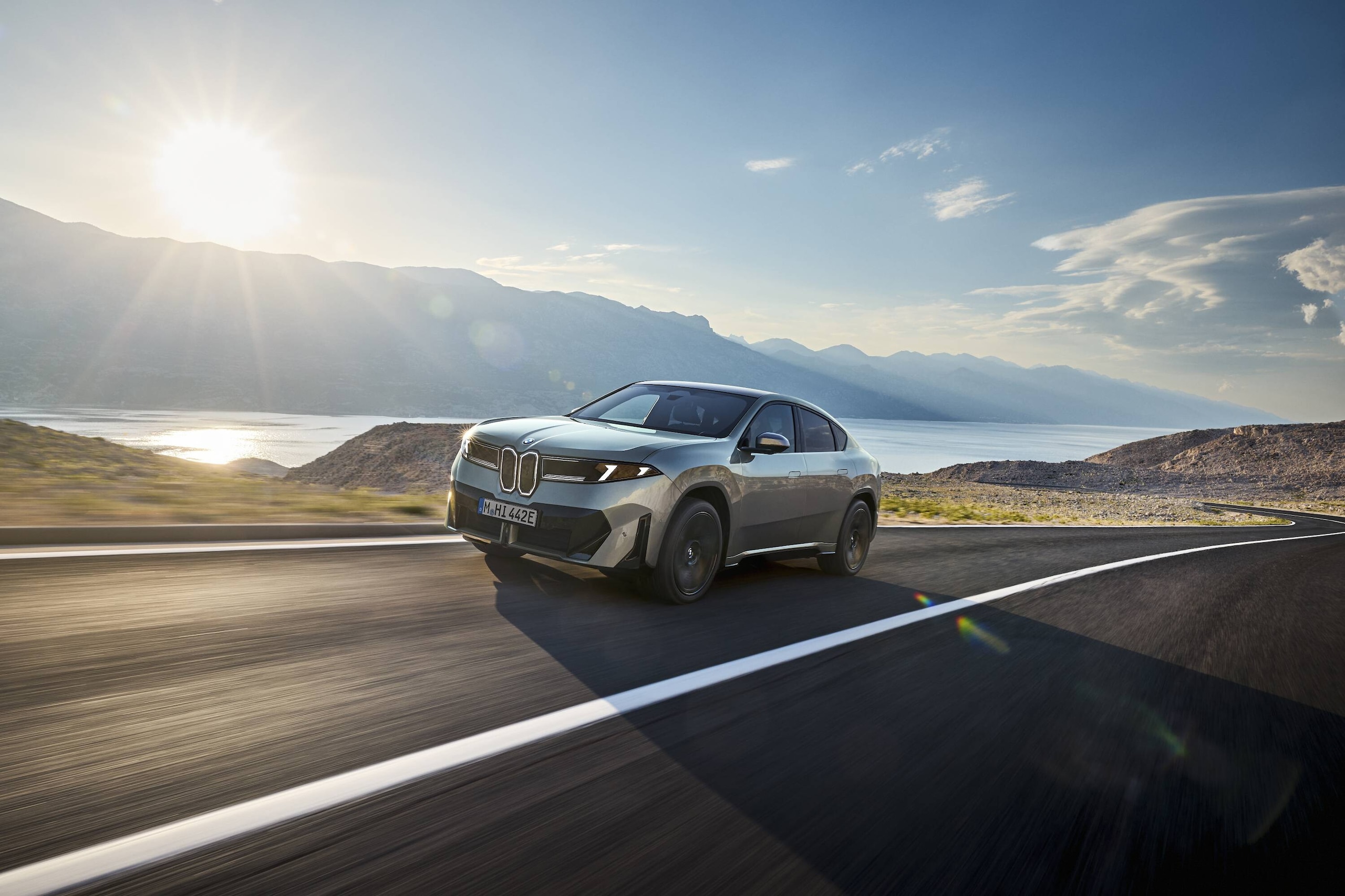 BMW iX4, Neue Klasse in stile Suv coupé