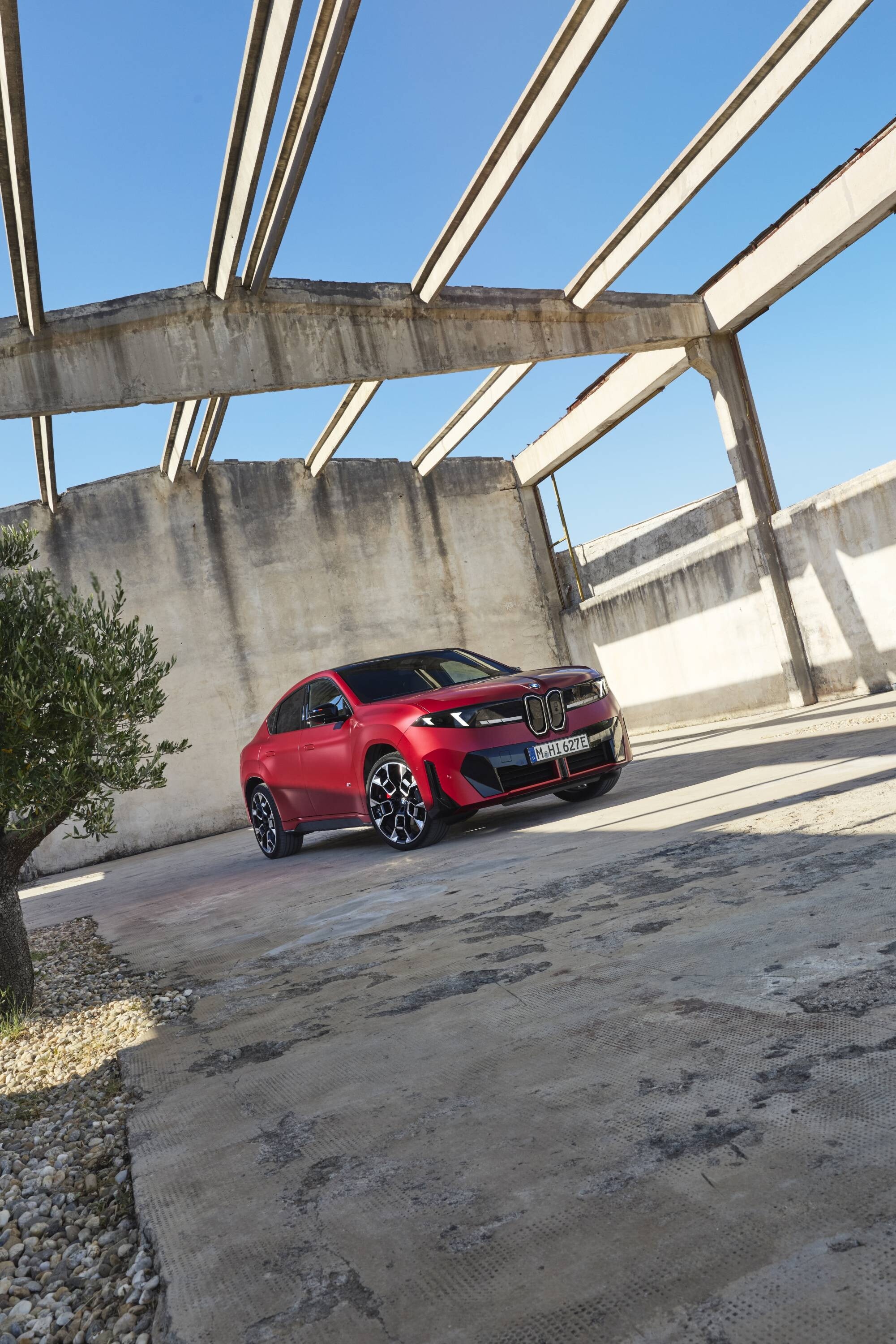 BMW iX4, Neue Klasse in stile Suv coupé