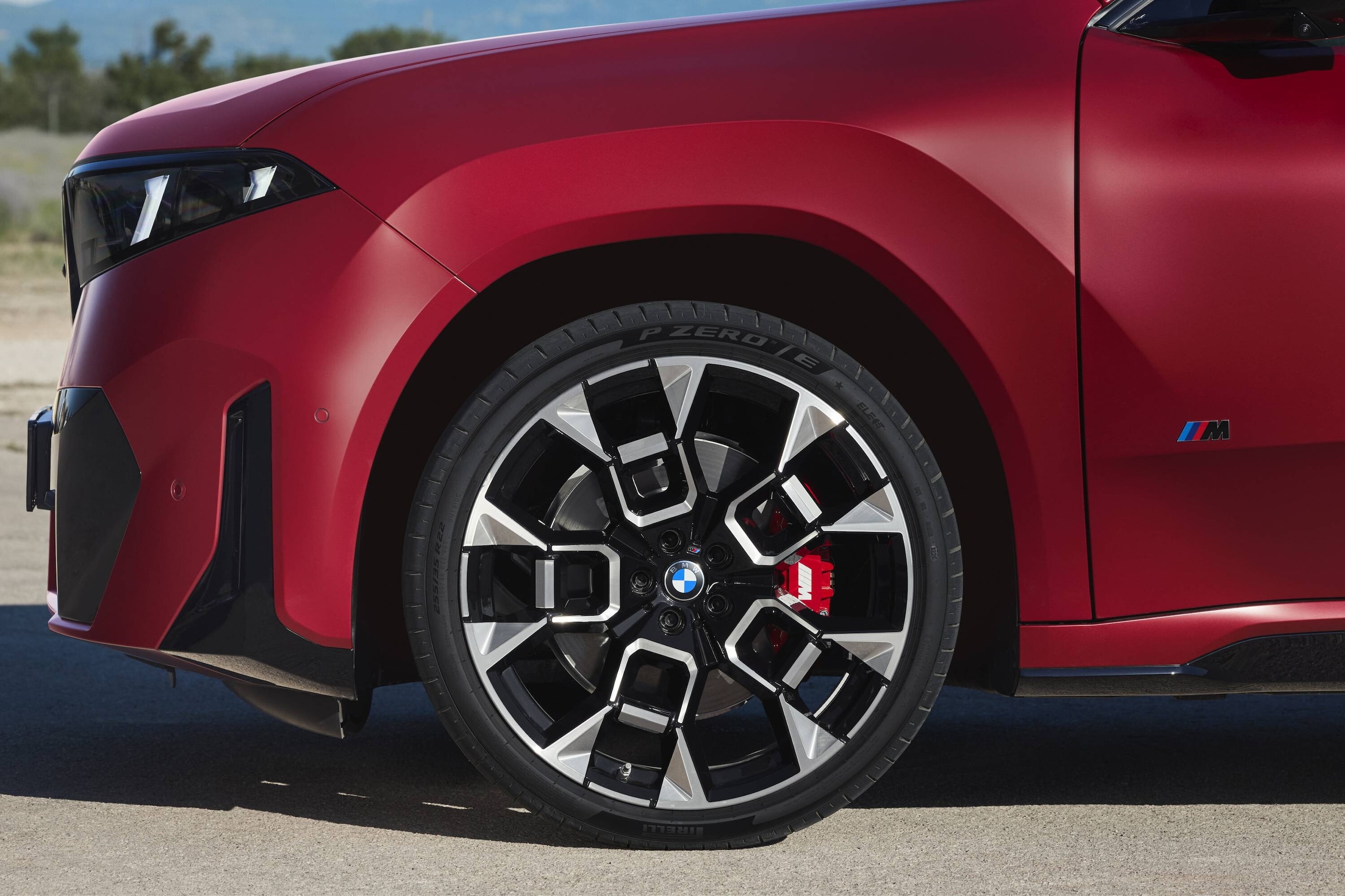 BMW iX4, Neue Klasse in stile Suv coupé