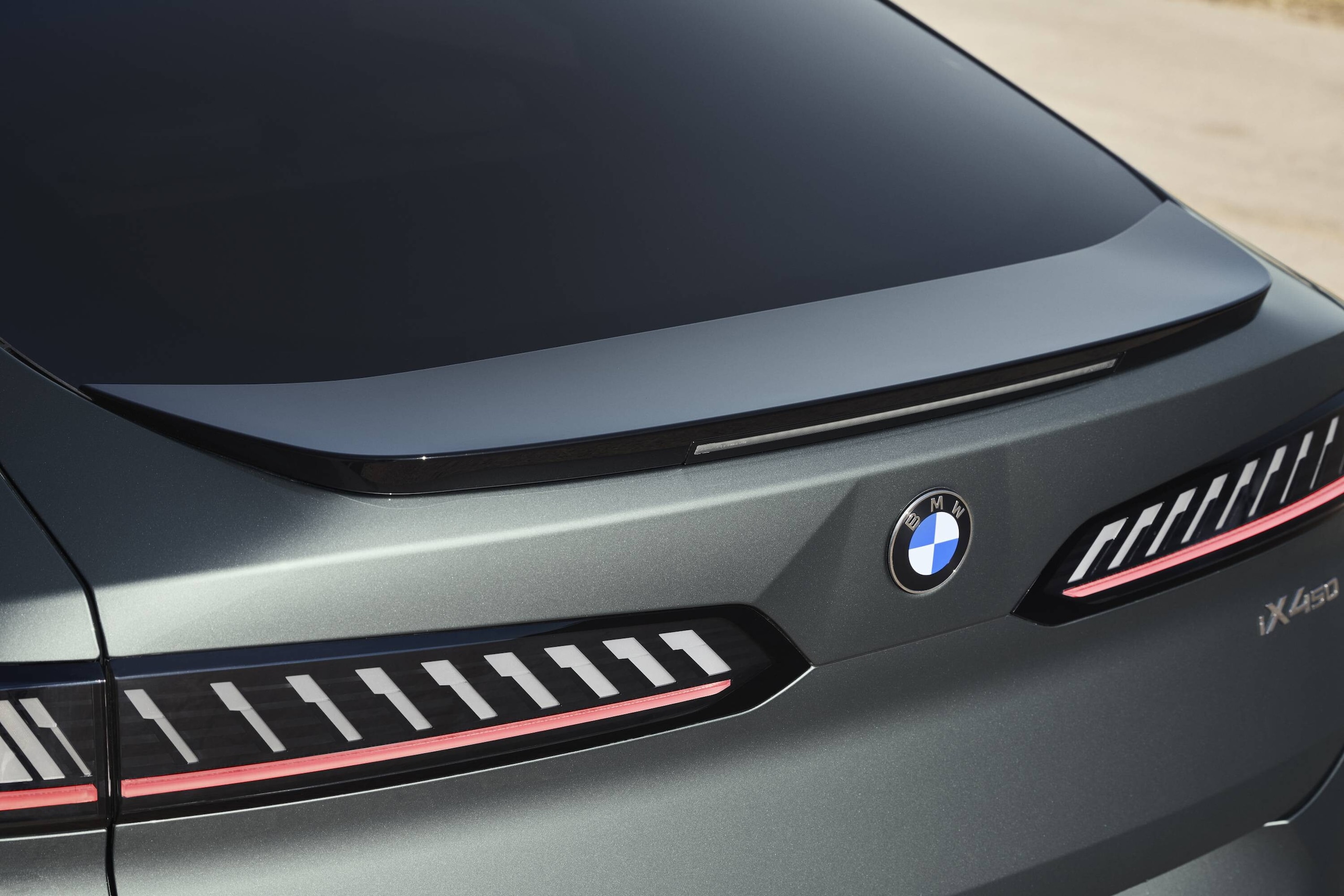 BMW iX4, Neue Klasse in stile Suv coupé