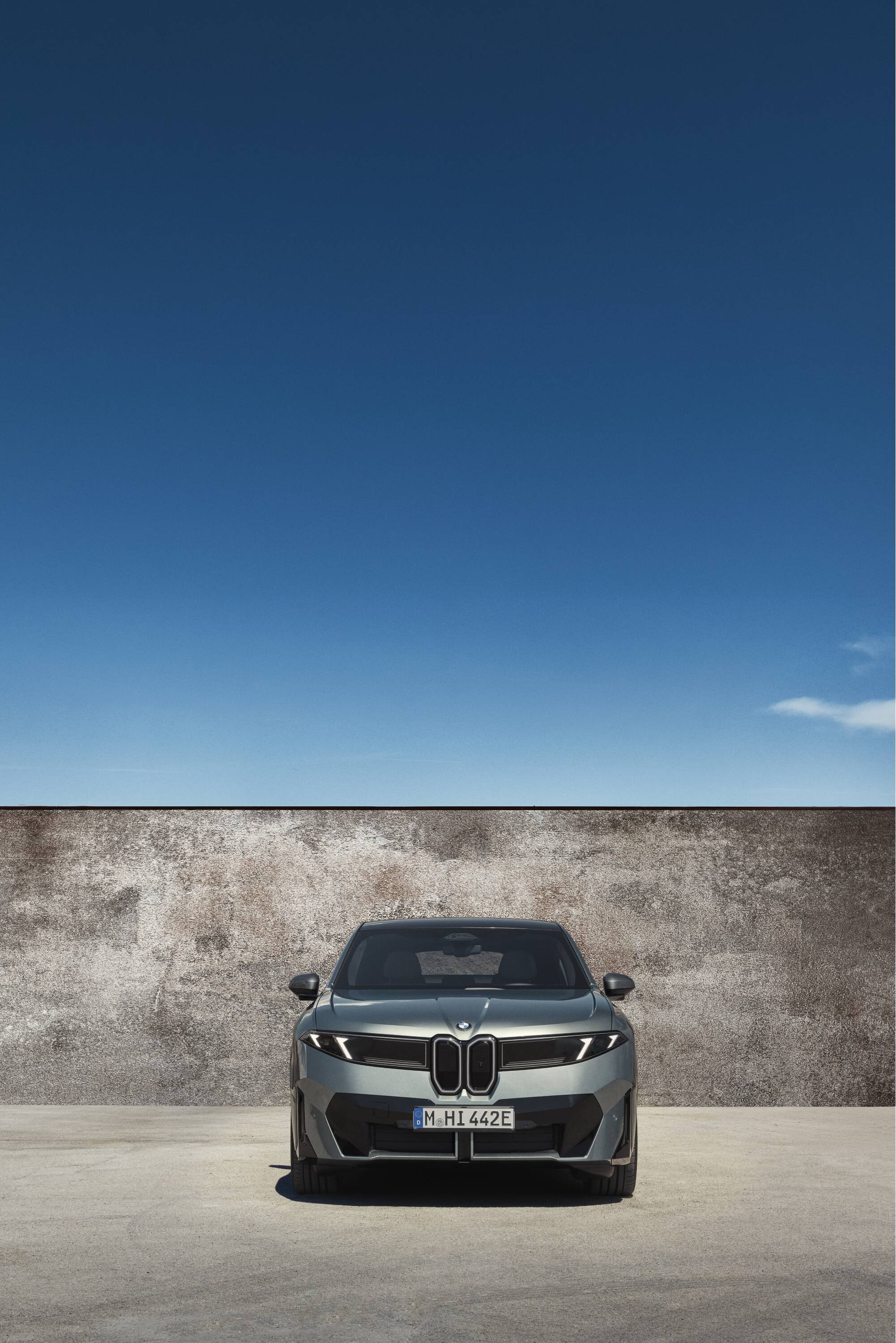 BMW iX4, Neue Klasse in stile Suv coupé