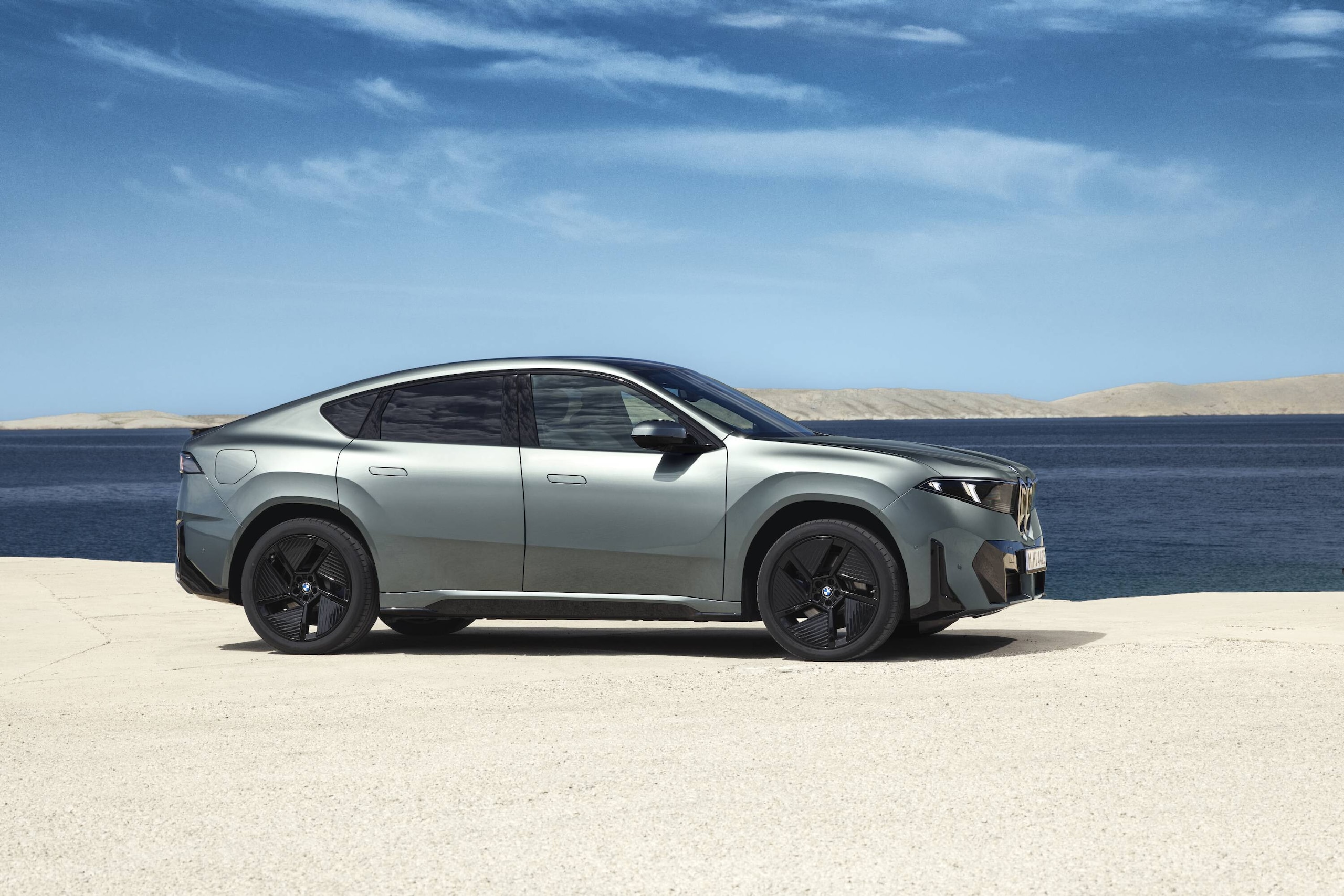 BMW iX4, Neue Klasse in stile Suv coupé