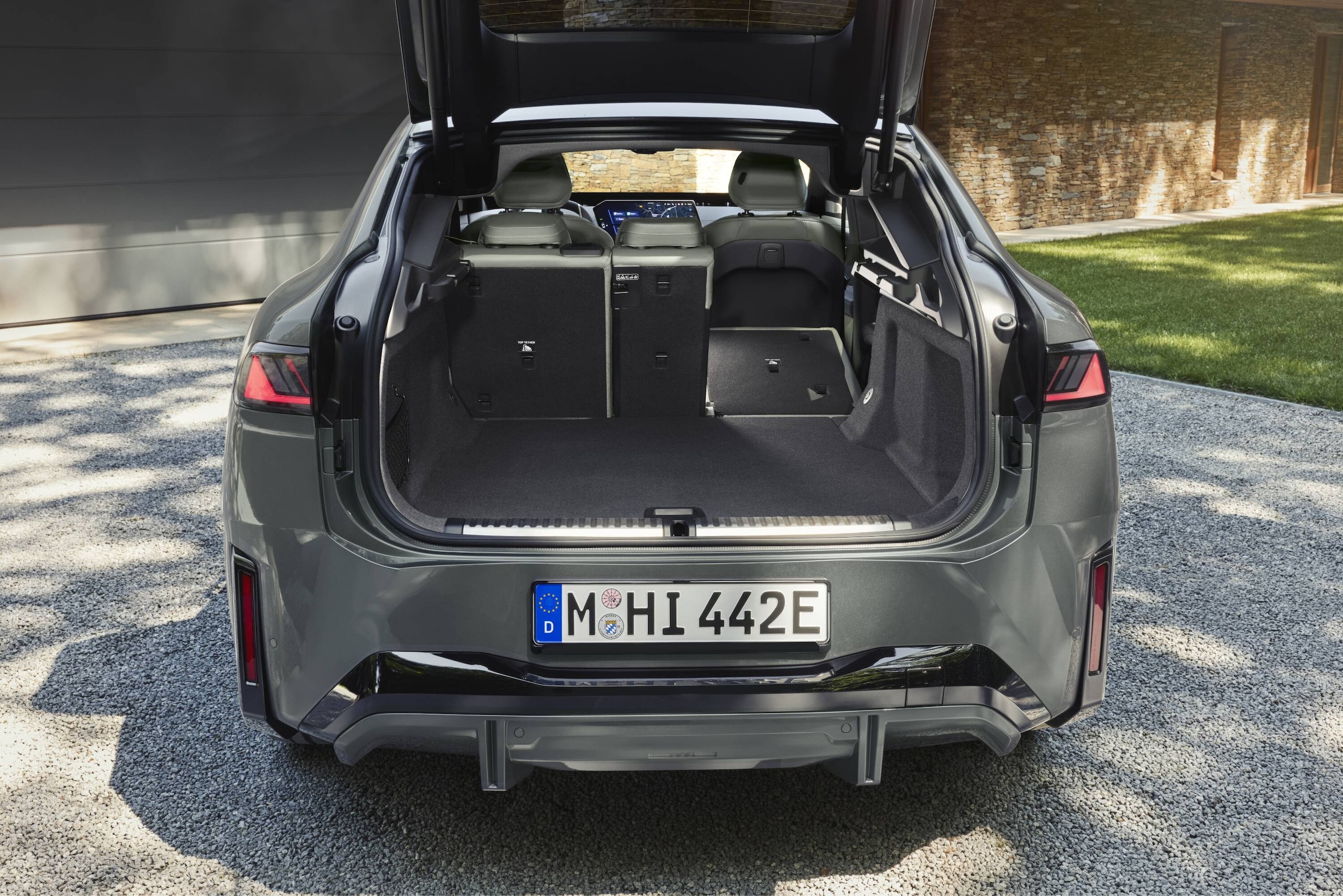 BMW iX4, Neue Klasse in stile Suv coupé