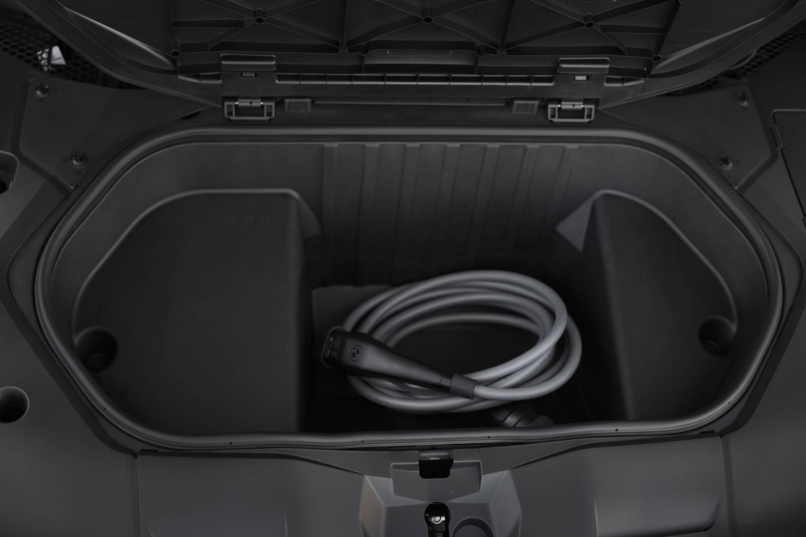 BMW iX4, Neue Klasse in stile Suv coupé