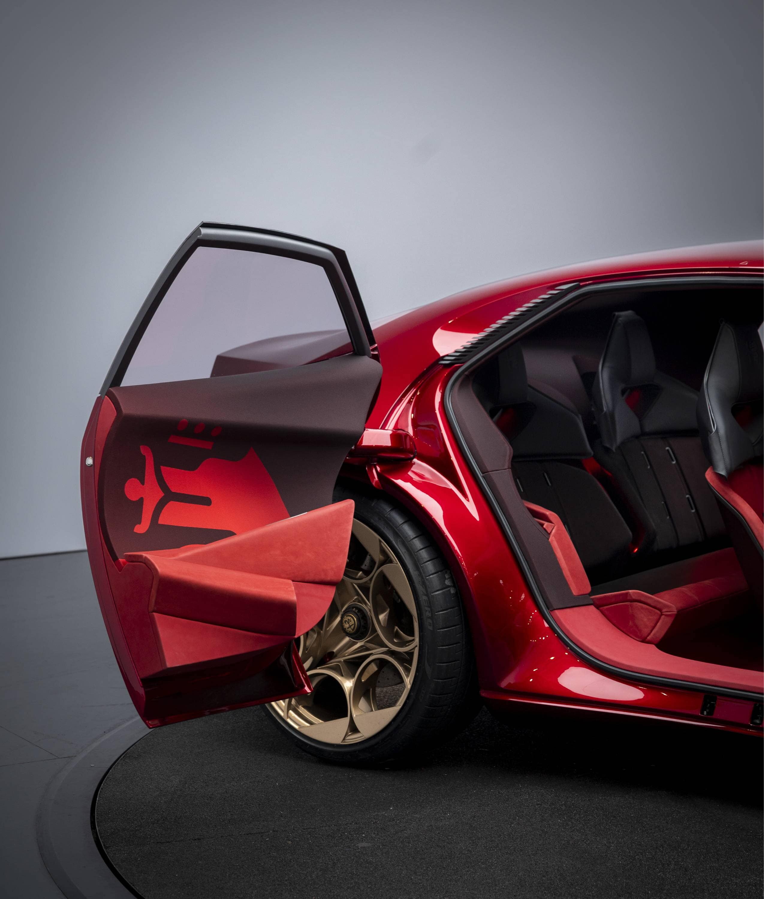 Alfa Romeo Cuorerosso, il Biscione mostra il futuro
