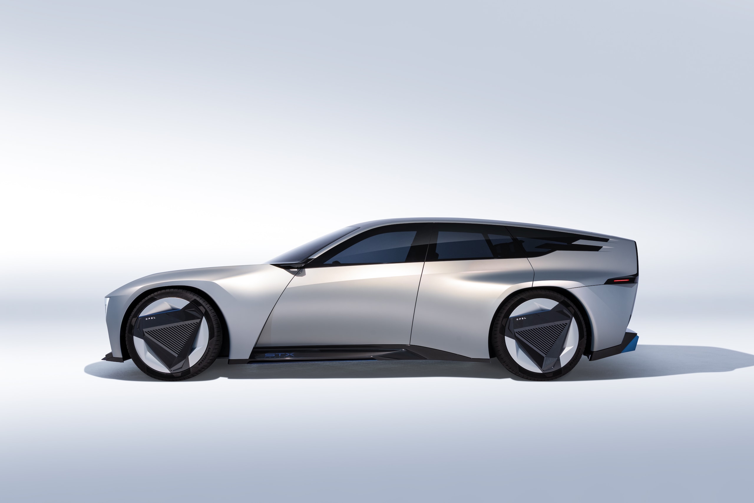 Opel STX Concept, il futuro è wagon
