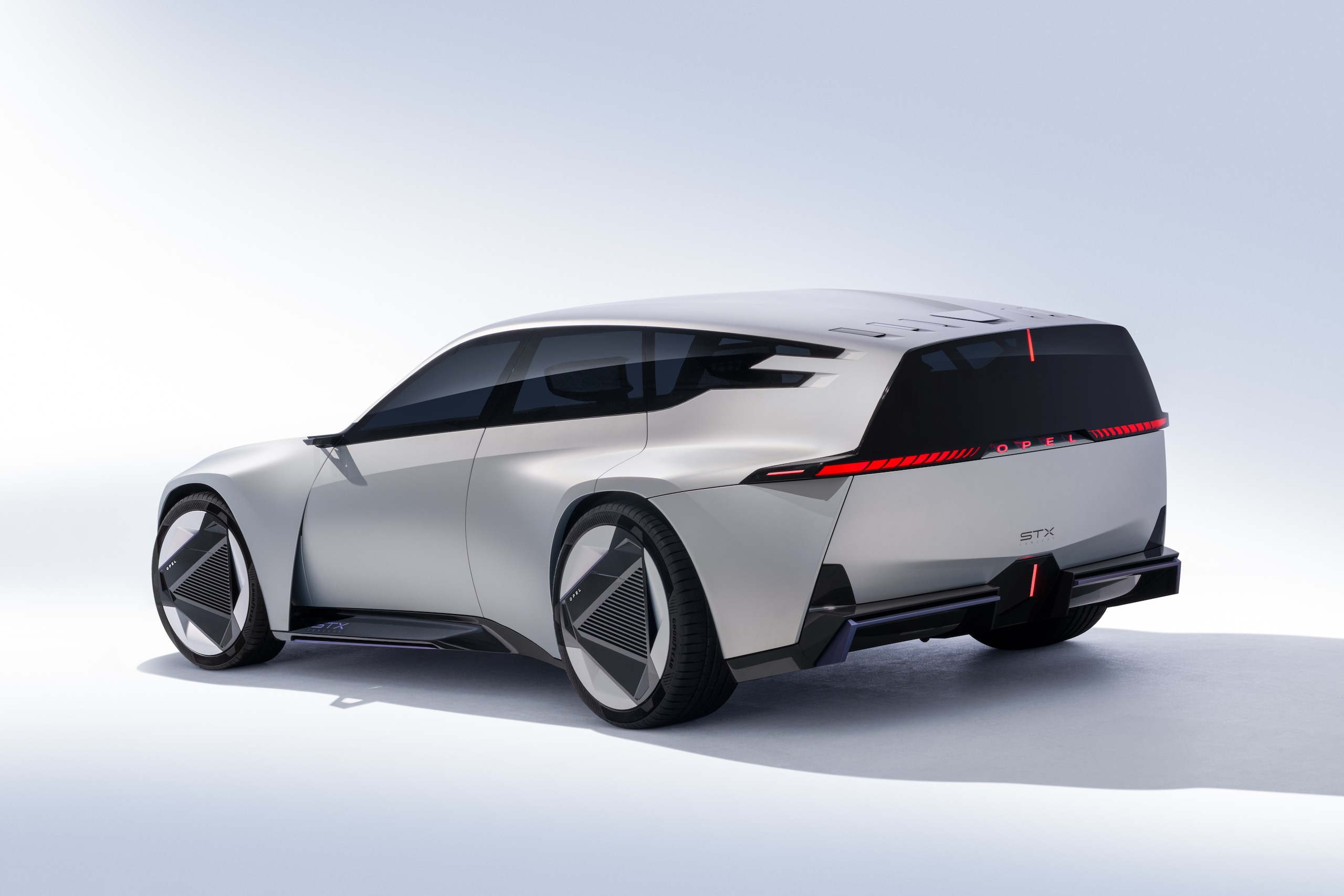 Opel STX Concept, il futuro è wagon