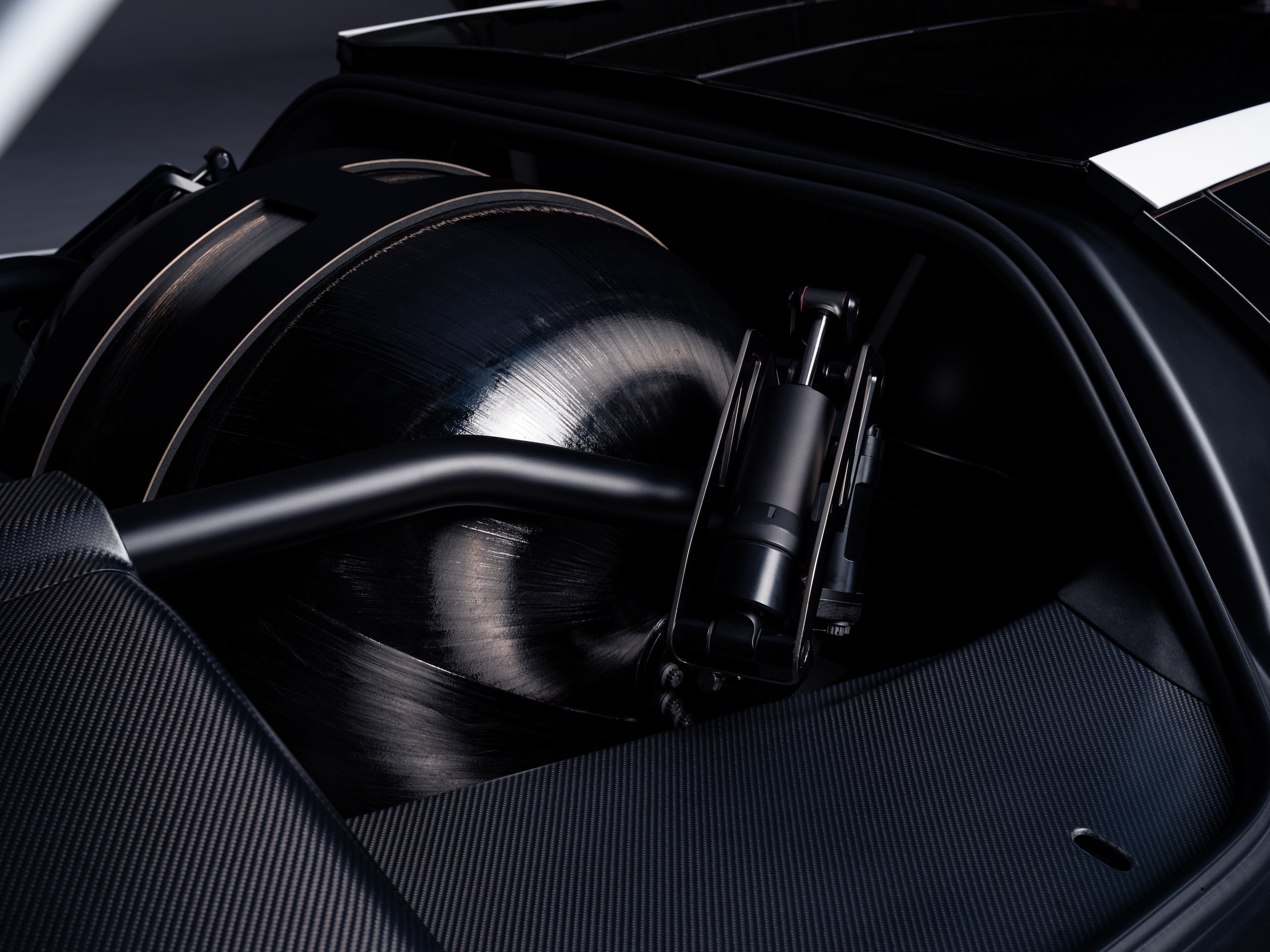 Tesla Roadster: prestazioni estreme e microrazzi SpaceX