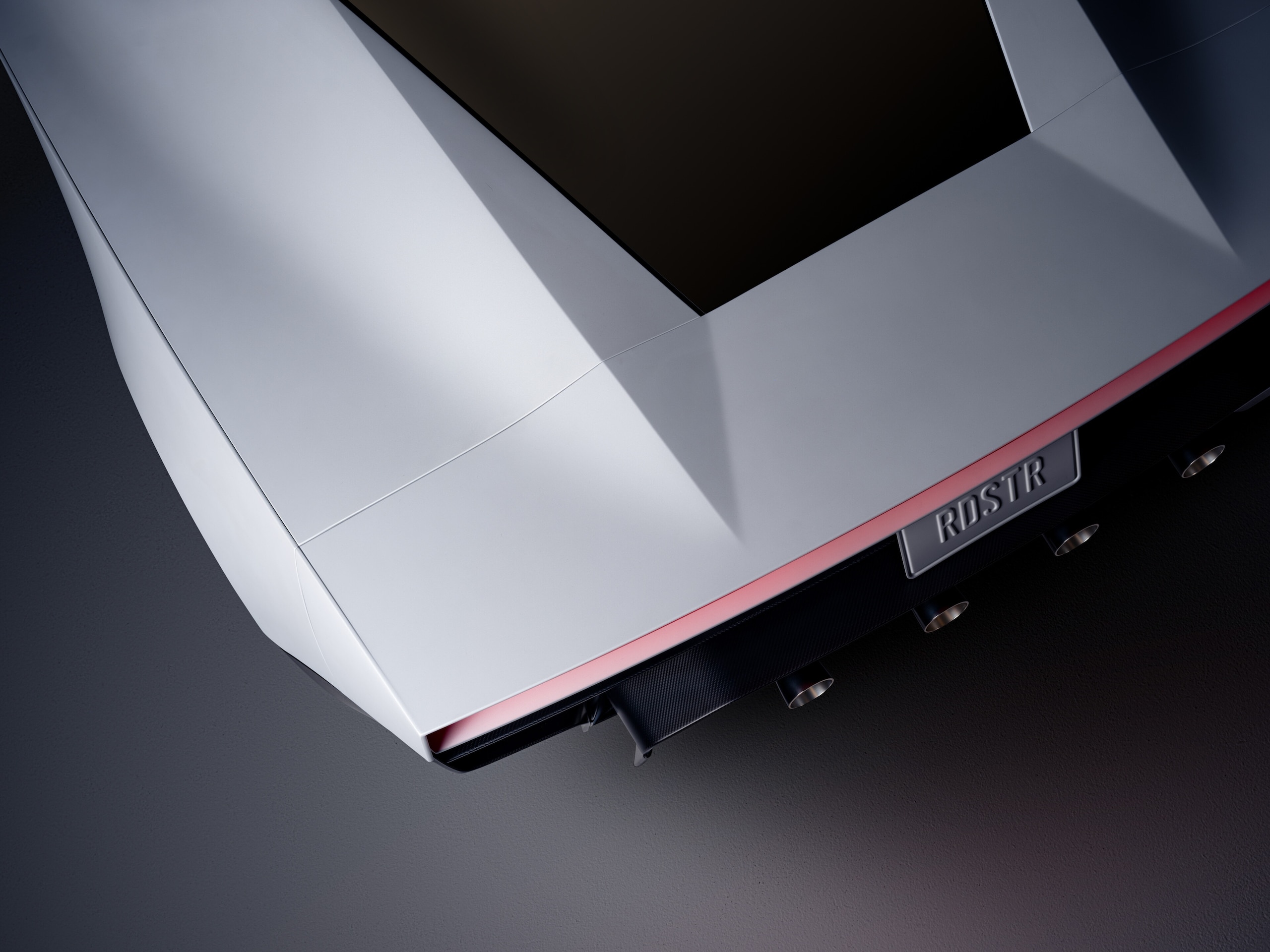 Tesla Roadster: prestazioni estreme e microrazzi SpaceX