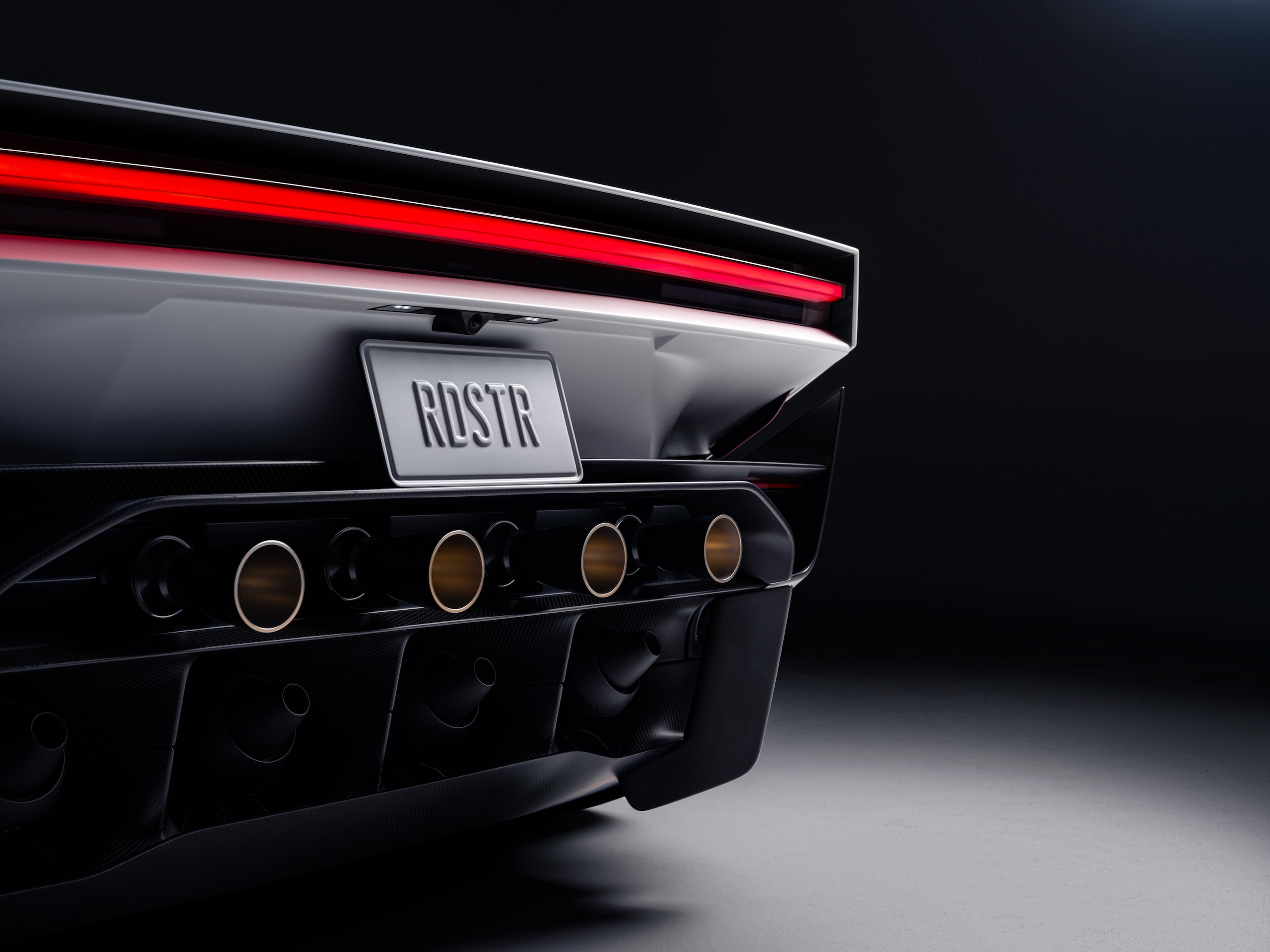 Tesla Roadster: prestazioni estreme e microrazzi SpaceX