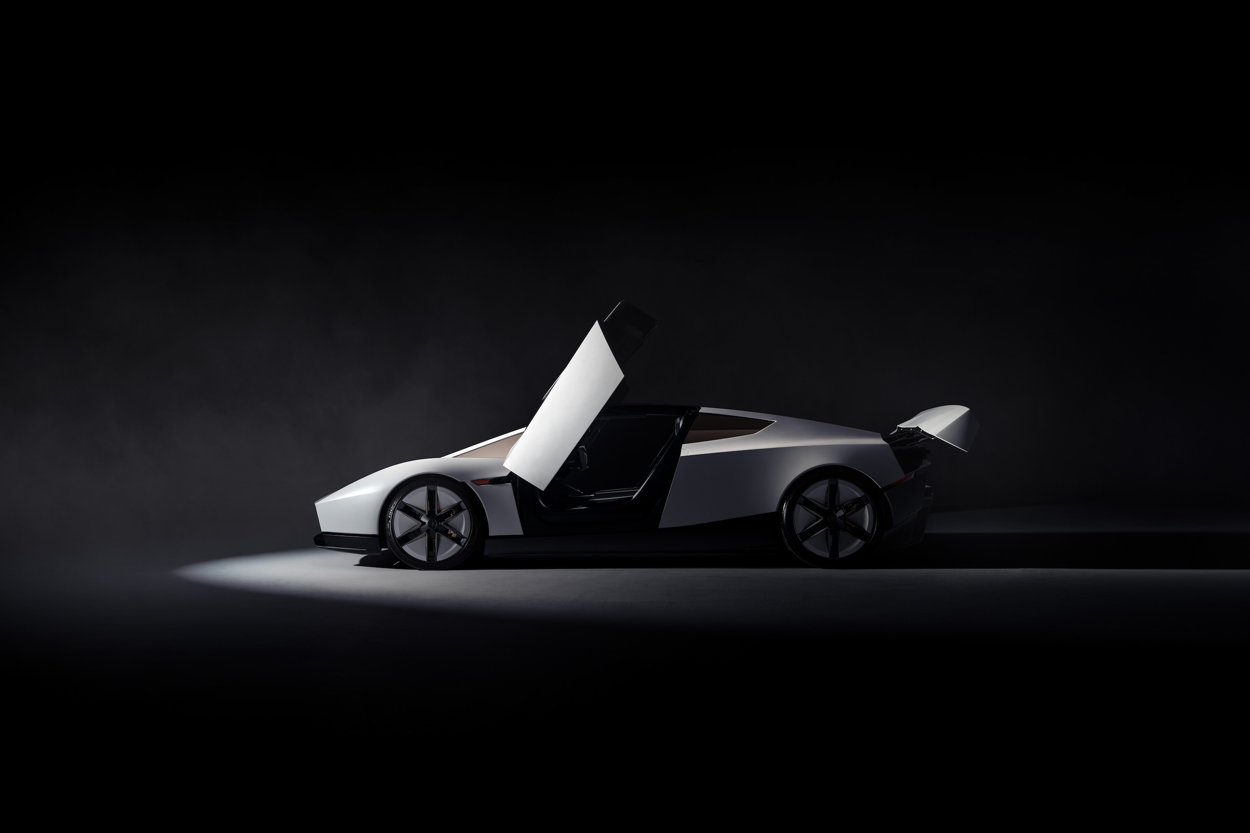 Tesla Roadster: prestazioni estreme e microrazzi SpaceX