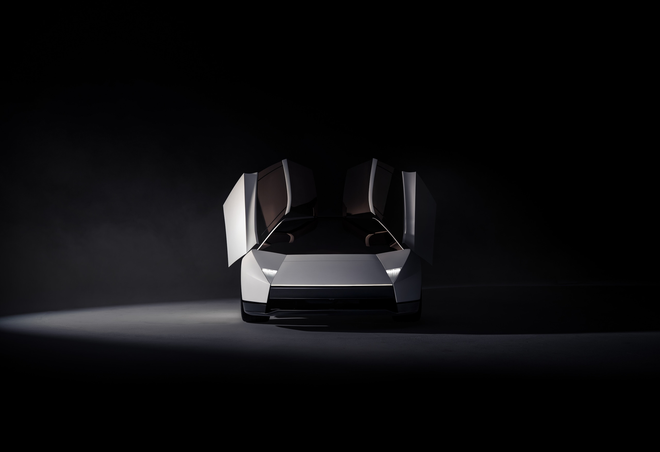Tesla Roadster: prestazioni estreme e microrazzi SpaceX