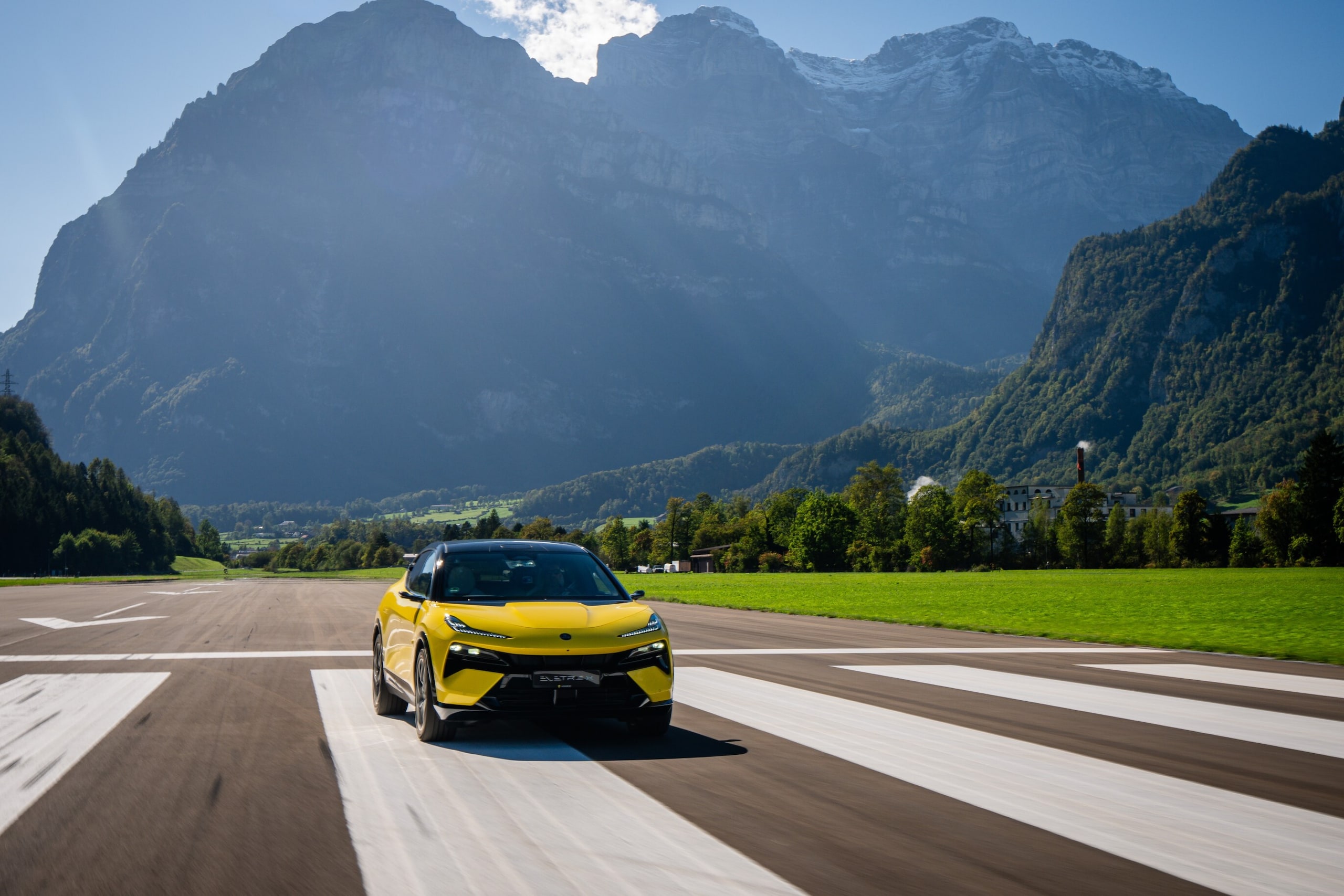 Lotus Eletre X, scocca la scintilla